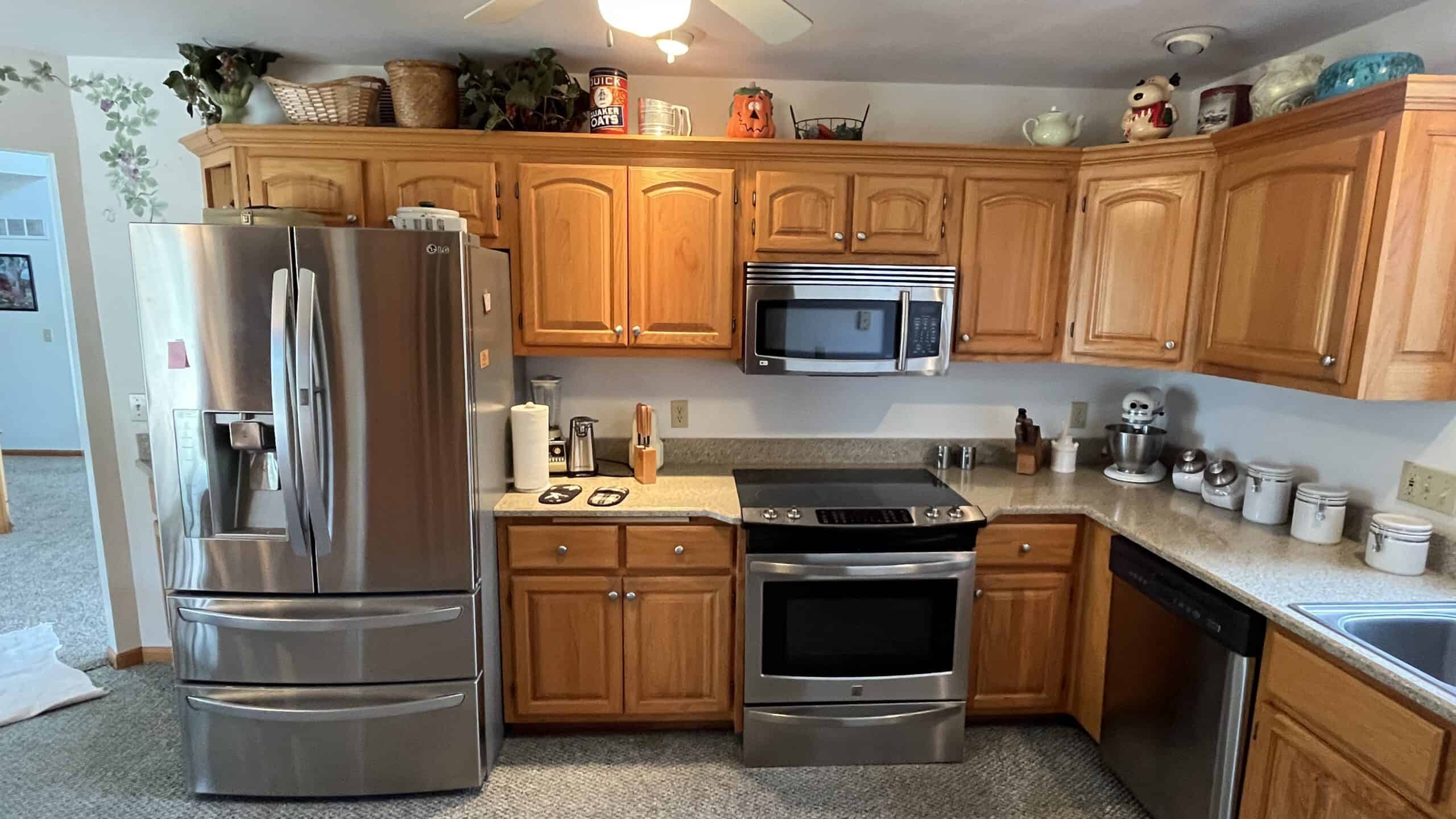 Home & Outbuildings on Acreage in Gentry County