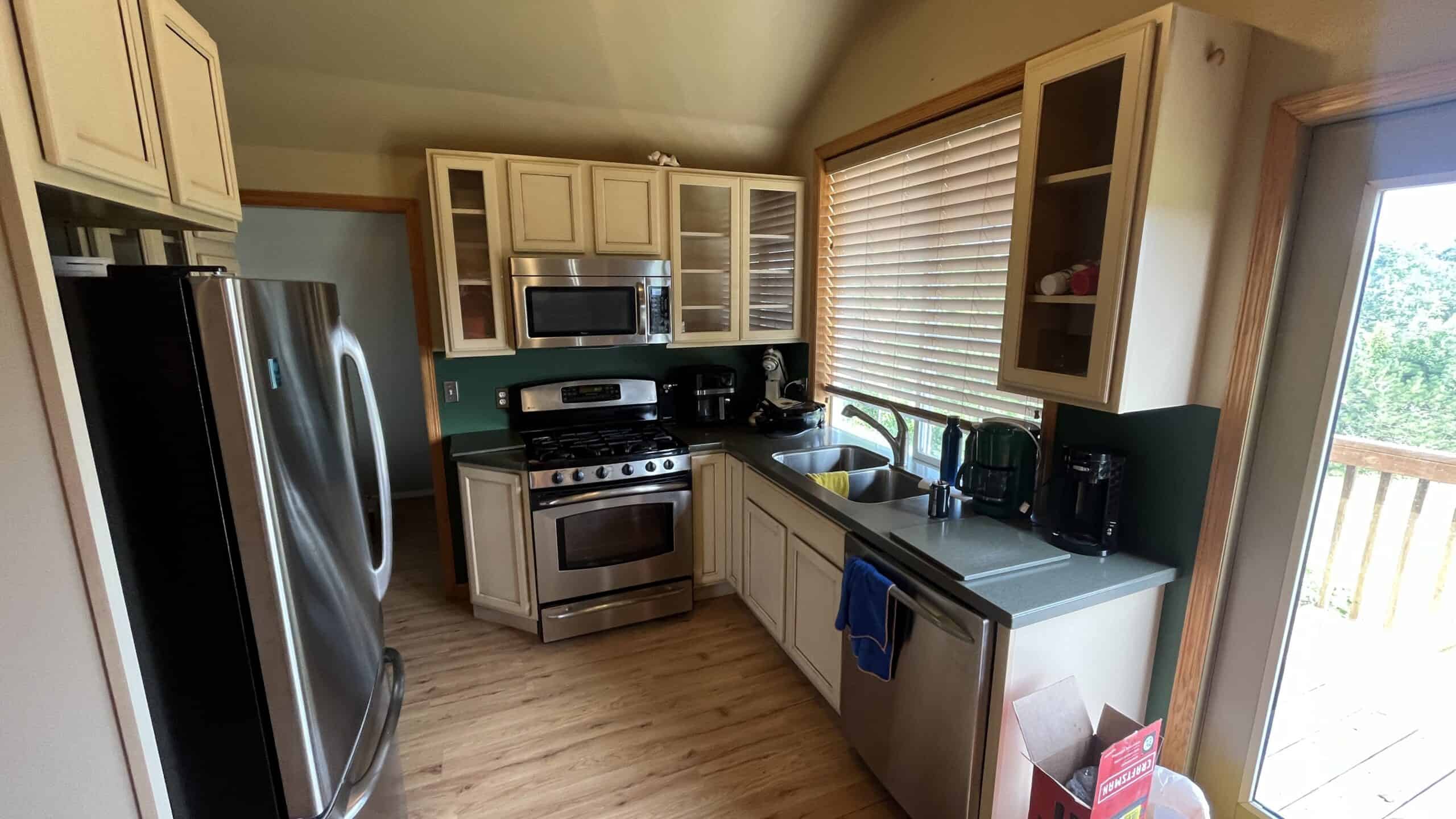 Home & Outbuildings on Acreage in Gentry County