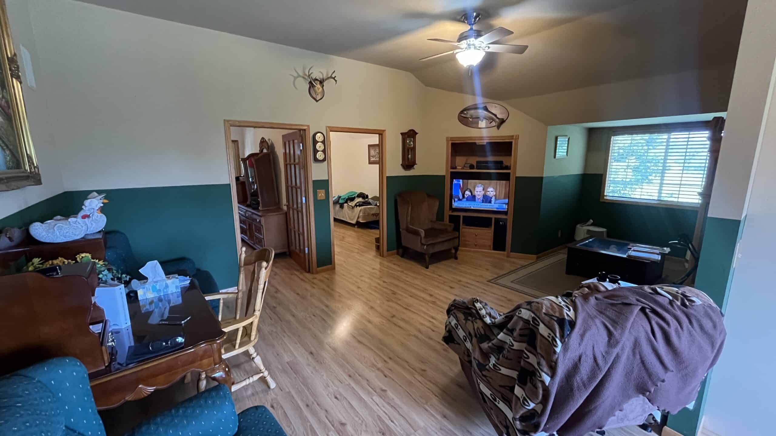 Home & Outbuildings on Acreage in Gentry County