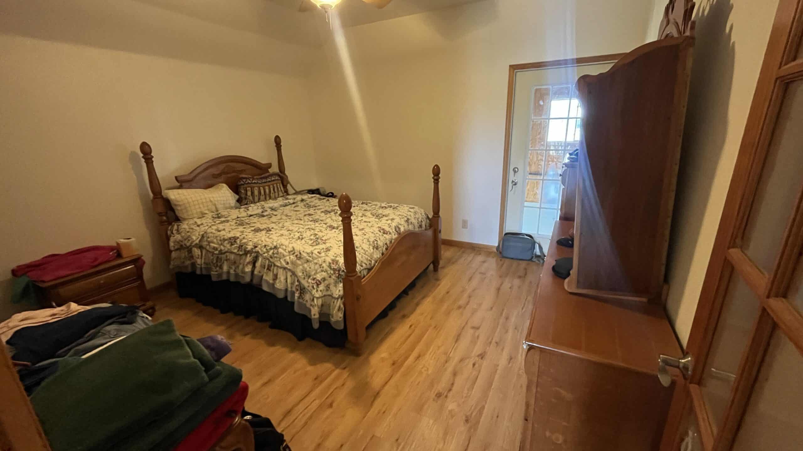 Home & Outbuildings on Acreage in Gentry County