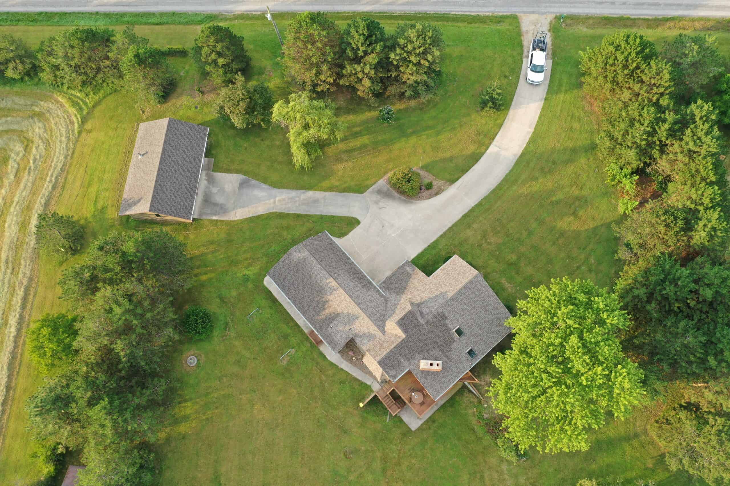 Home & Outbuildings on Acreage in Gentry County