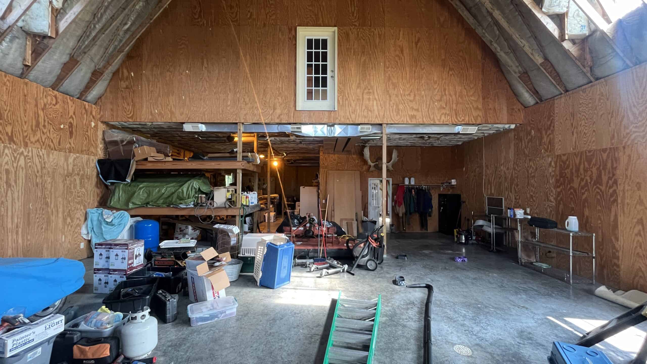 Home & Outbuildings on Acreage in Gentry County