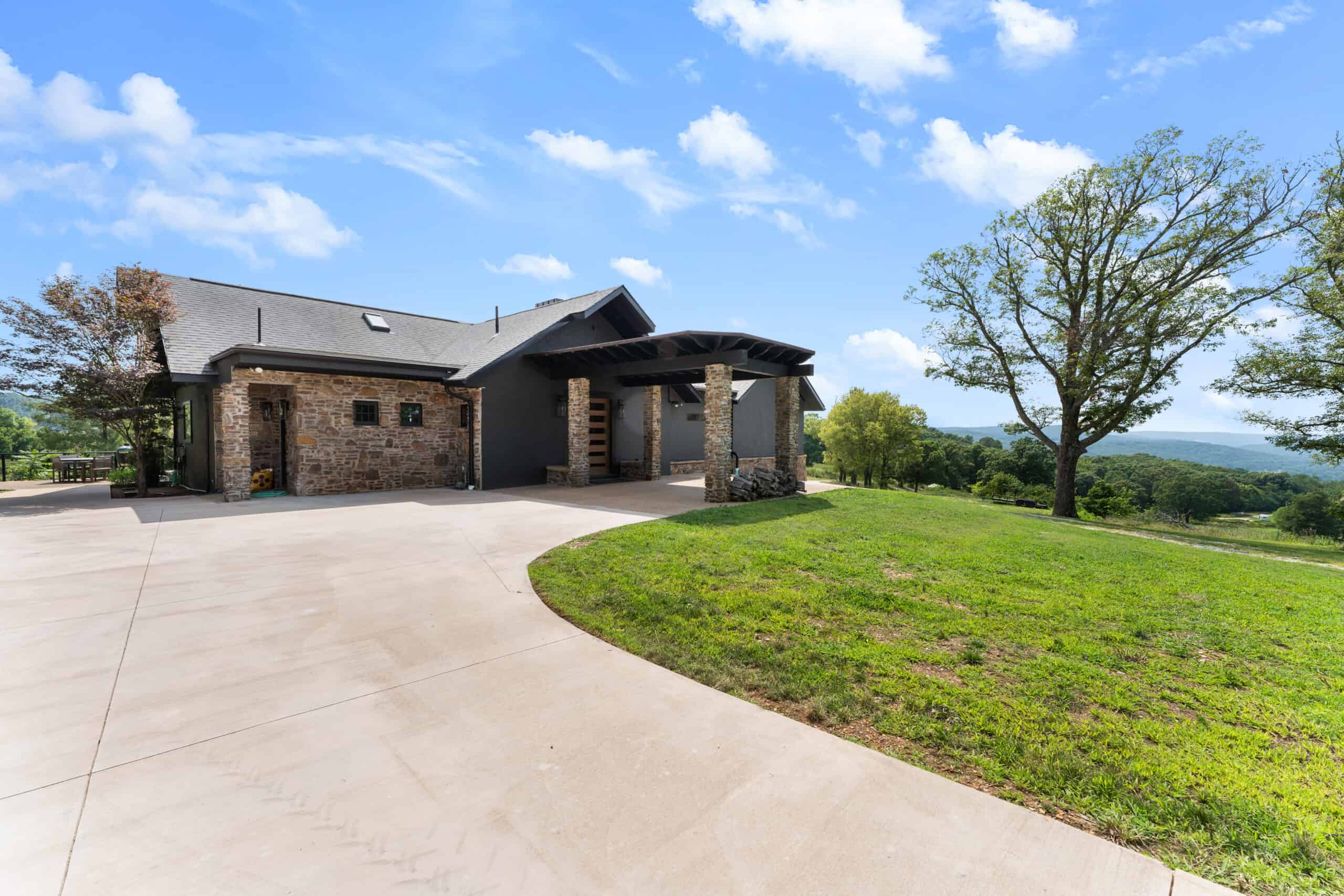 Luxury Northwest Arkansas Hunting and Recreational Retreat For Sale