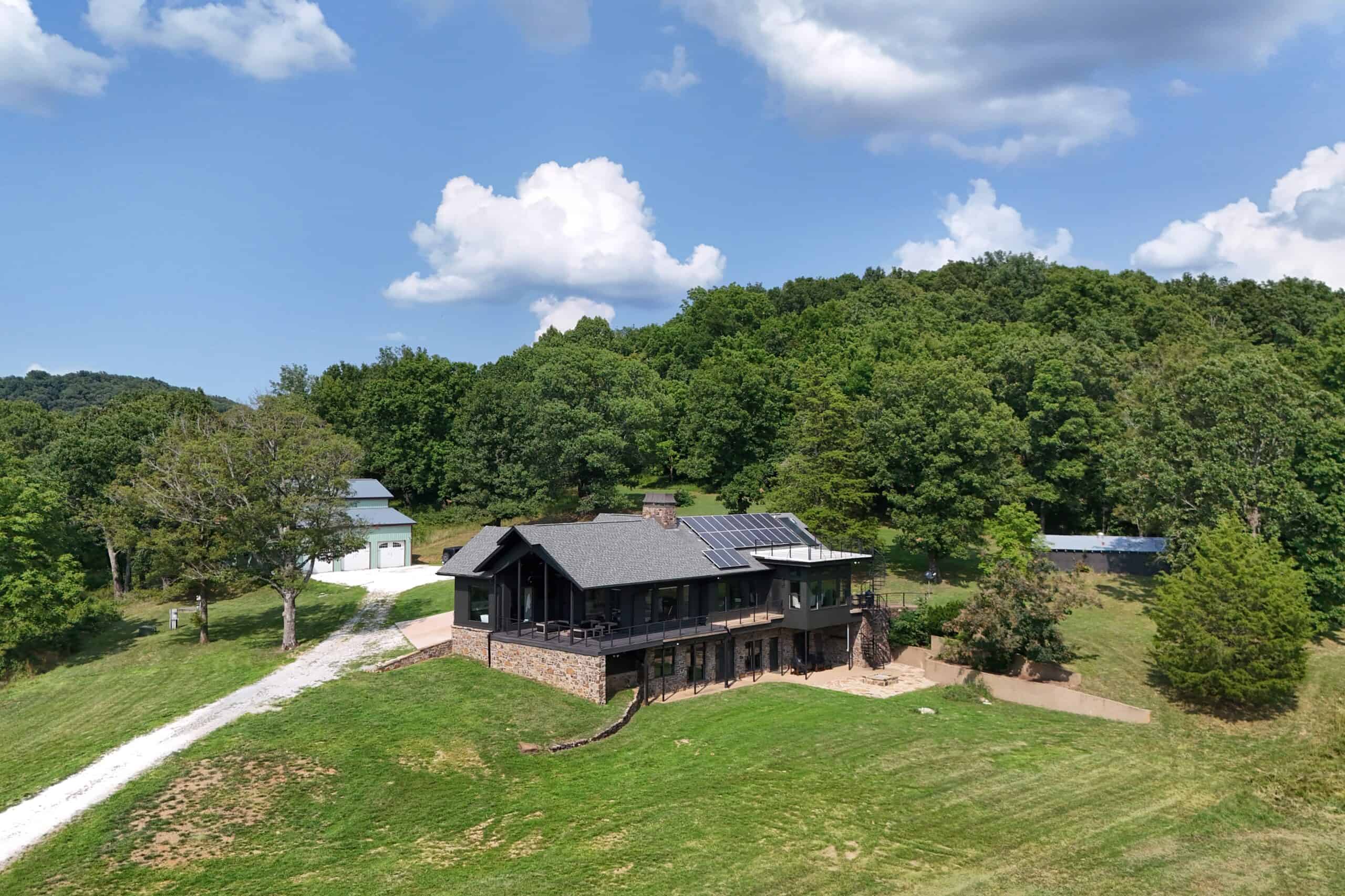 Luxury Northwest Arkansas Hunting and Recreational Retreat For Sale