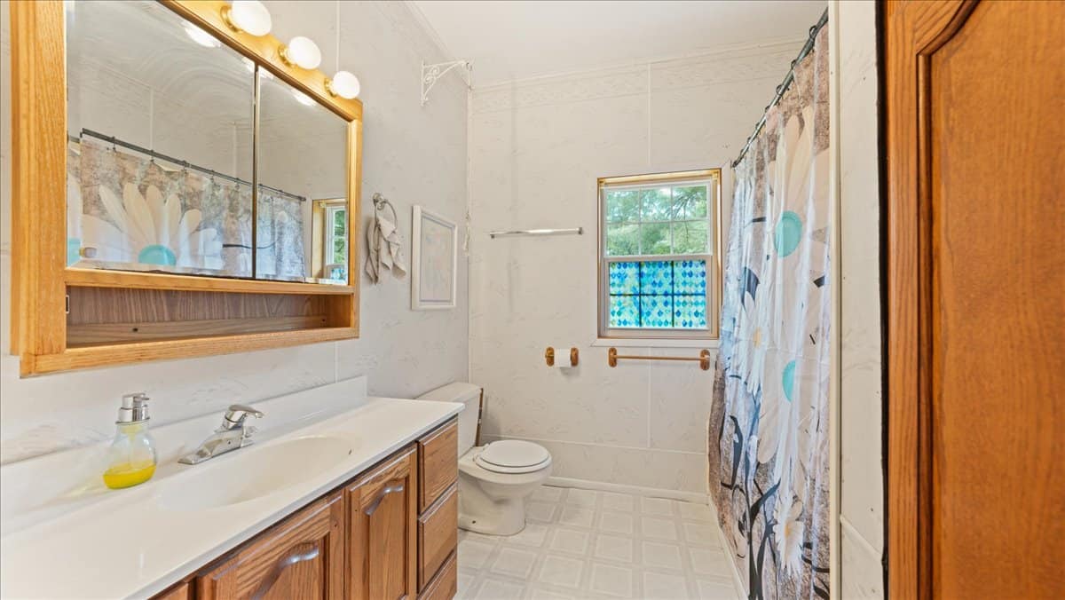 4-Bedroom Home Tucked Away in the Pines