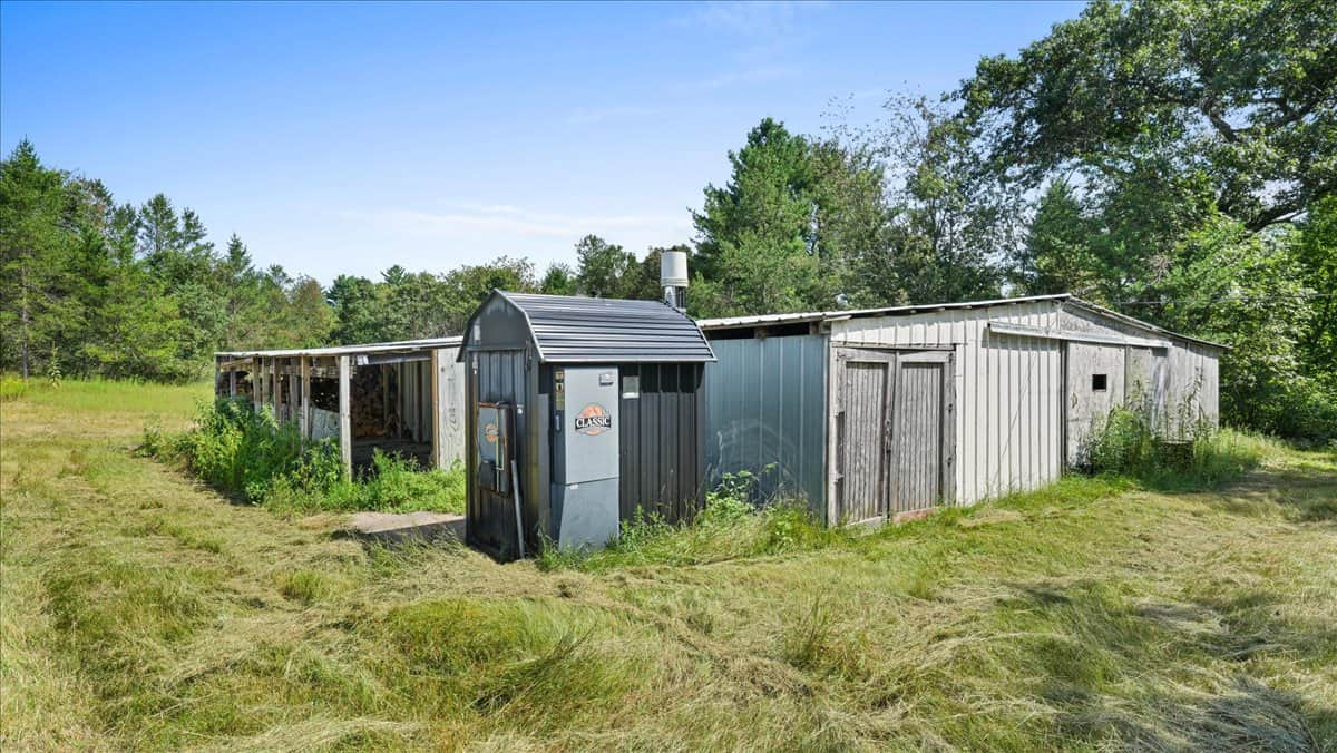 4-Bedroom Home Tucked Away in the Pines