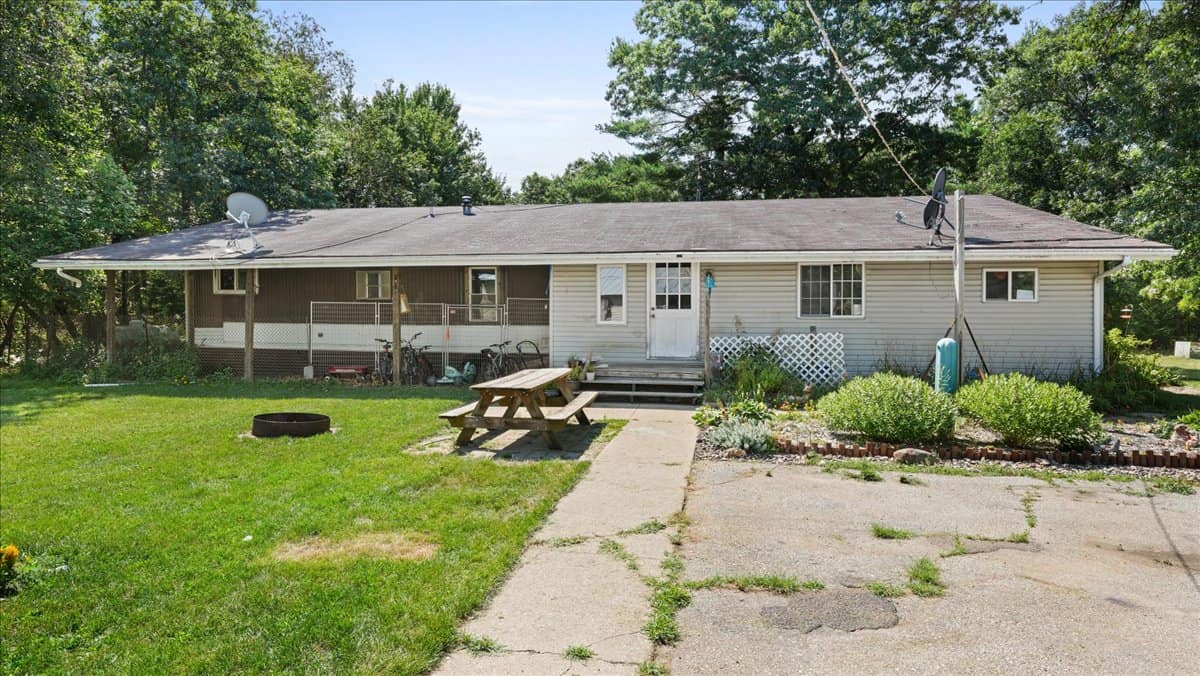 4-Bedroom Home Tucked Away in the Pines