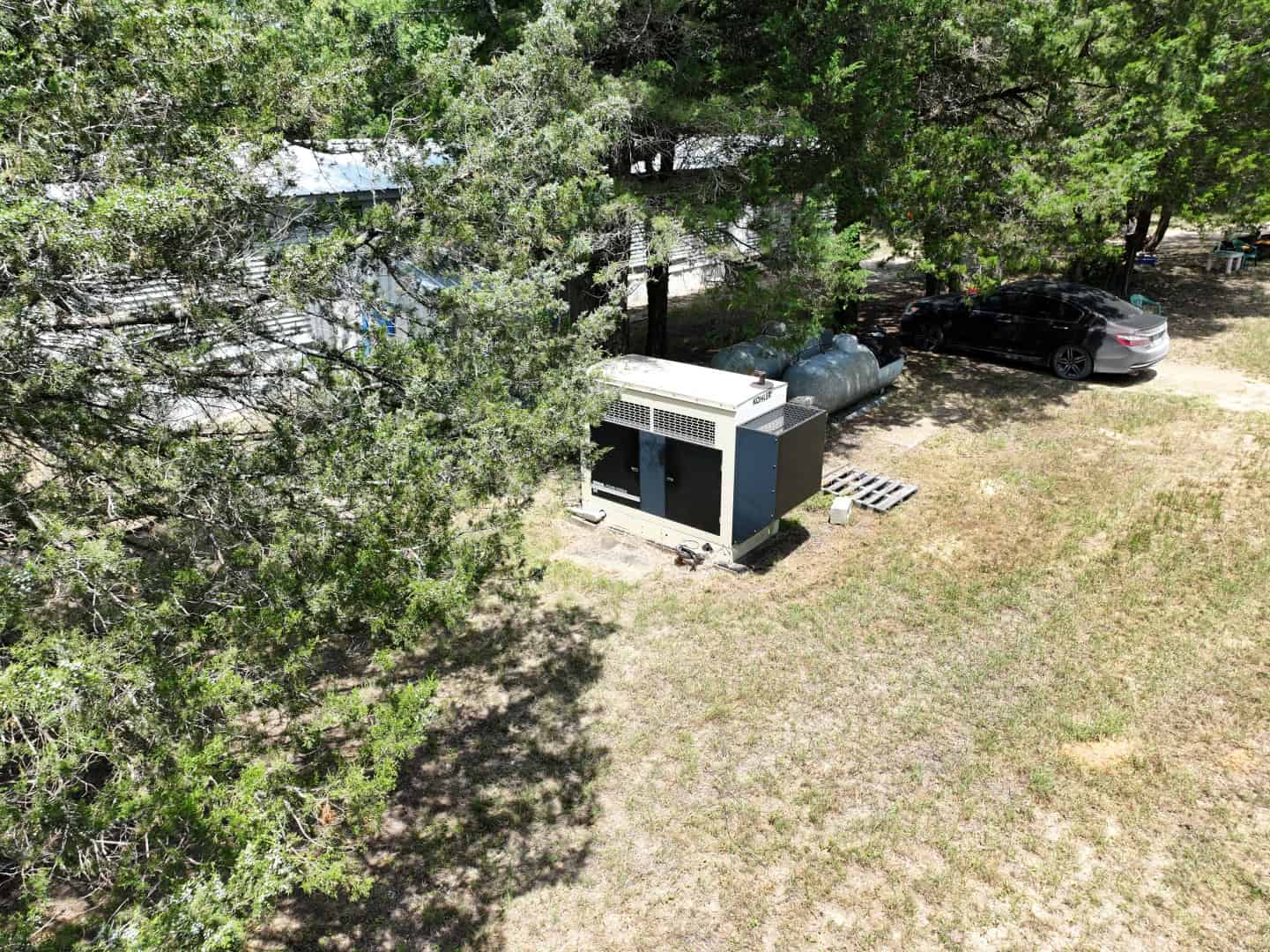 Hunters, Take Notice! 33.76 Acres of Off-Grid Bliss in Fairfield, TX – Your Ultimate Hunting Property!