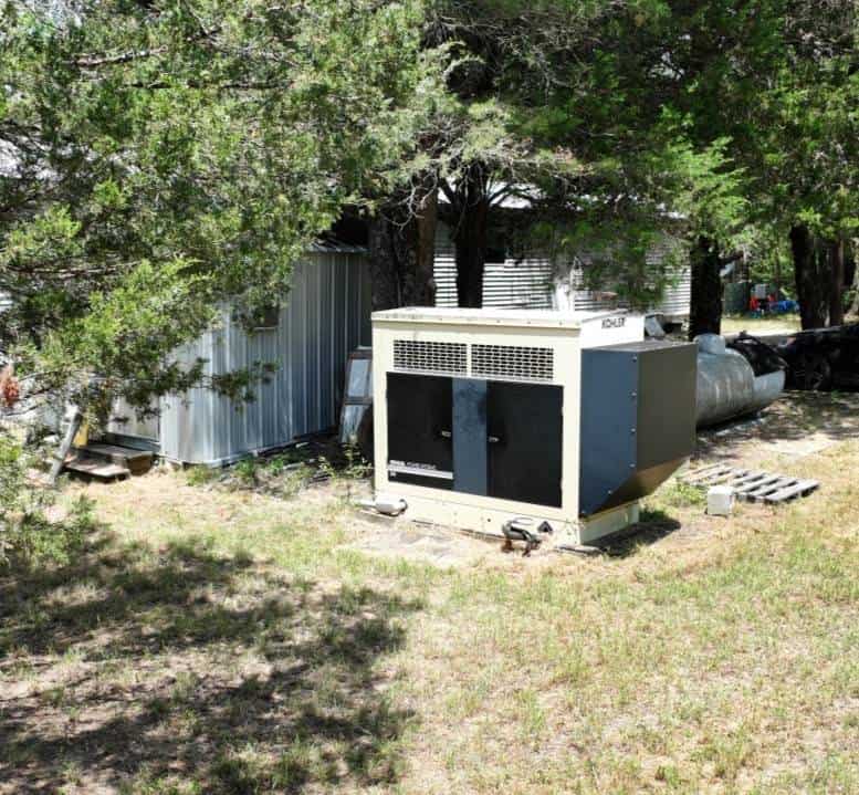 Hunters, Take Notice! 33.76 Acres of Off-Grid Bliss in Fairfield, TX – Your Ultimate Hunting Property!
