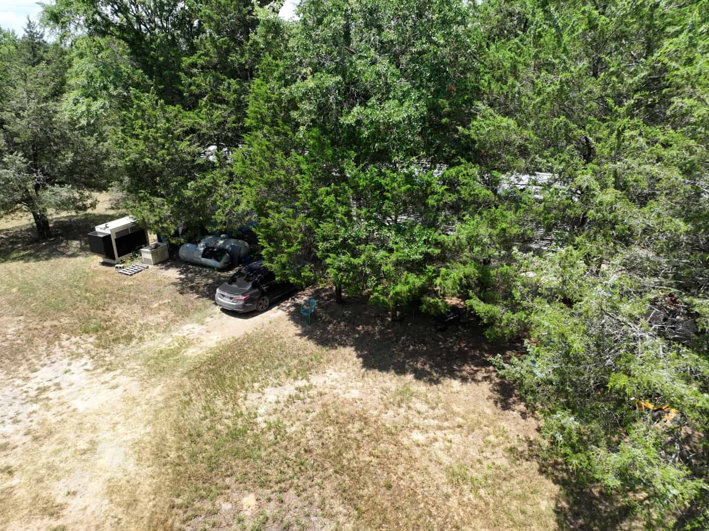 Hunters, Take Notice! 33.76 Acres of Off-Grid Bliss in Fairfield, TX – Your Ultimate Hunting Property!