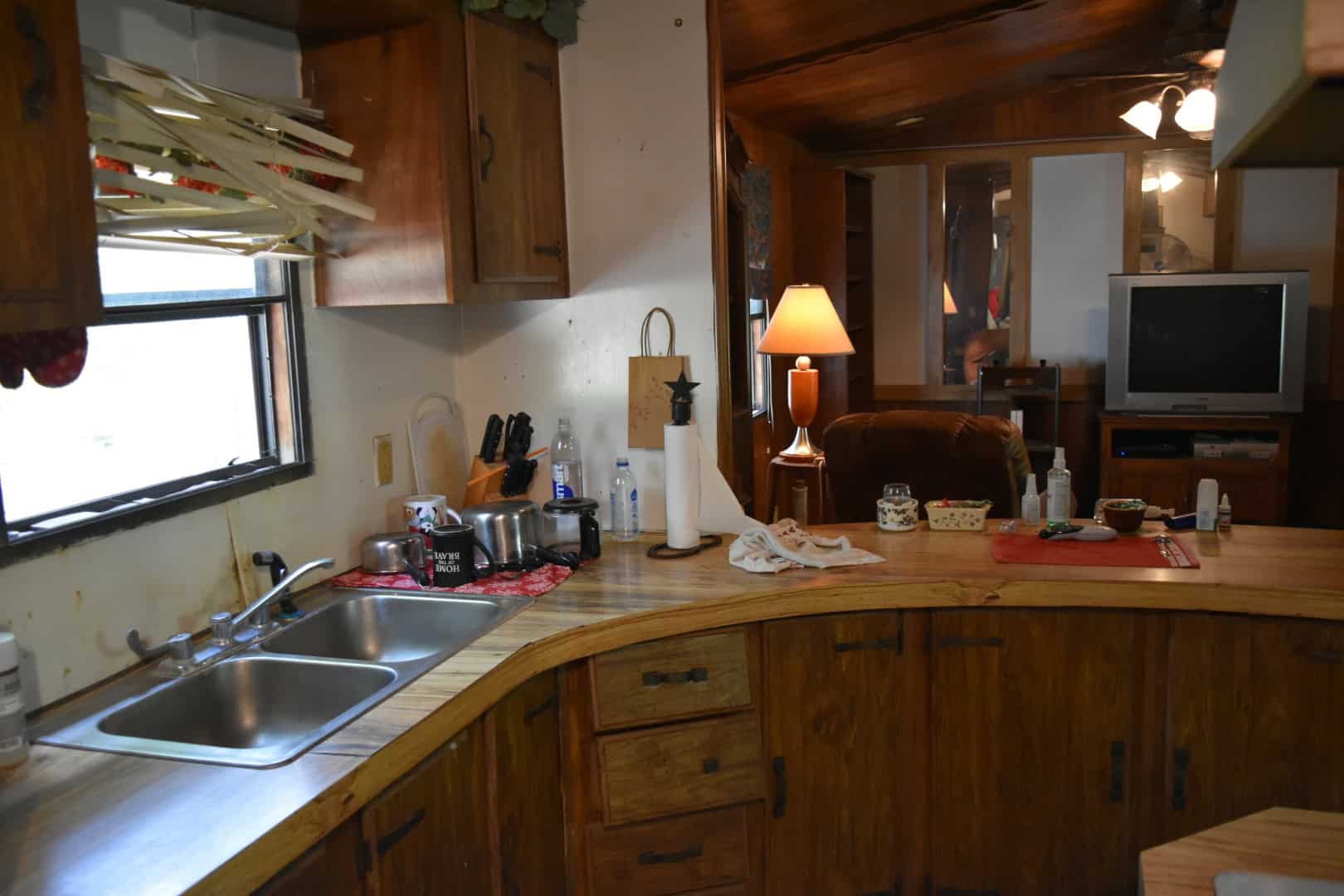 Hunters, Take Notice! 33.76 Acres of Off-Grid Bliss in Fairfield, TX – Your Ultimate Hunting Property!