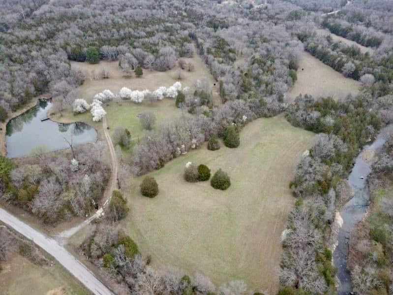 95 Acres of Hunting Land with Log Home For Sale in Arkansas