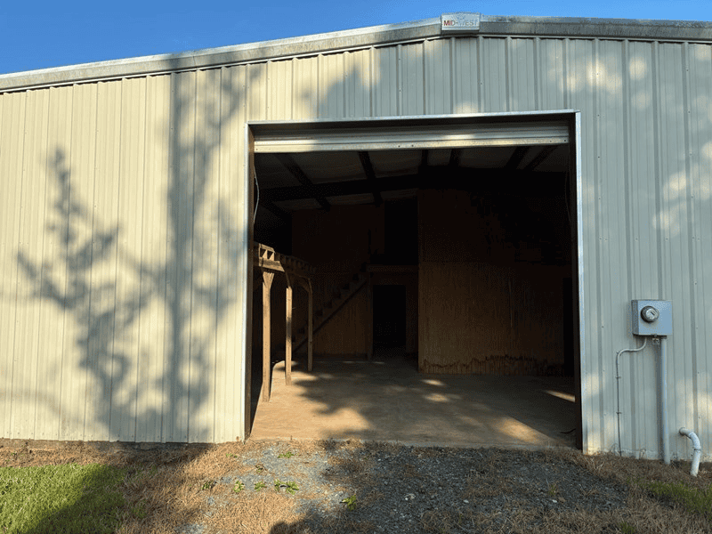 ±24.1 Acres Of East Texas Land With Insulated Shop And Pond