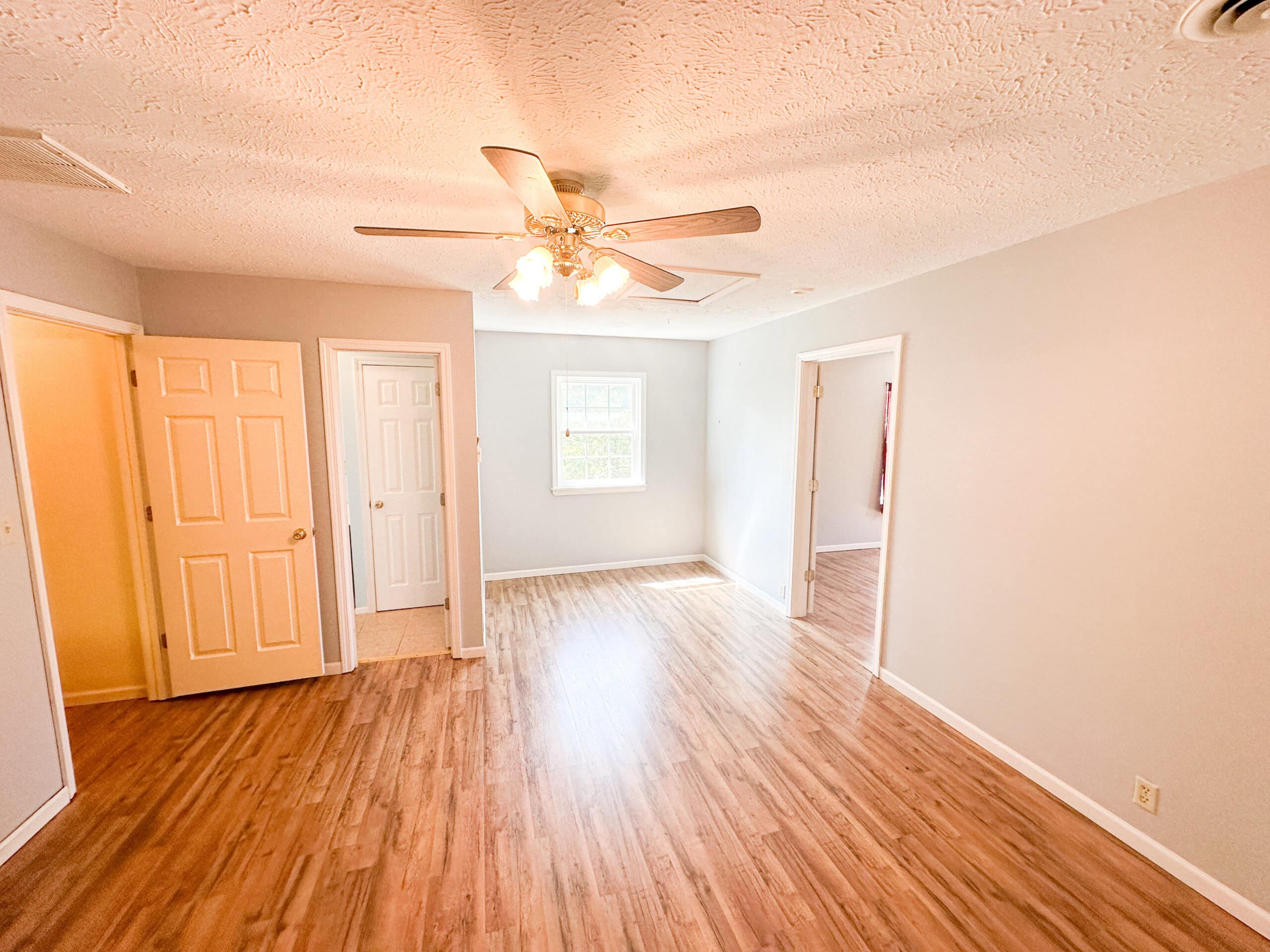 Country Home With Hunting and Recreational Acreage!