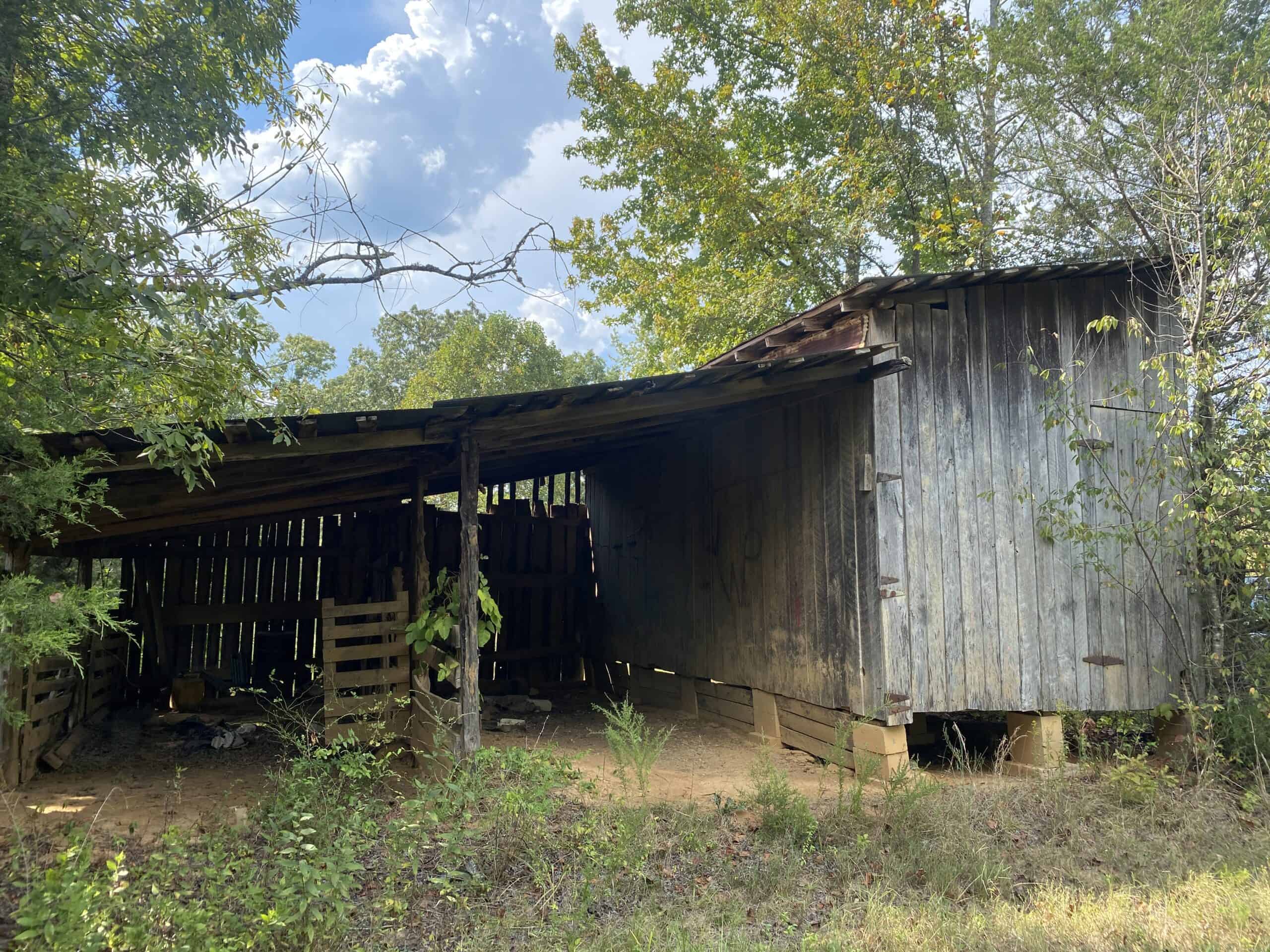 COUNTRY HOME FOR SALE IN TN, 68 AC+/-, SHEDS, POND, & CREEK