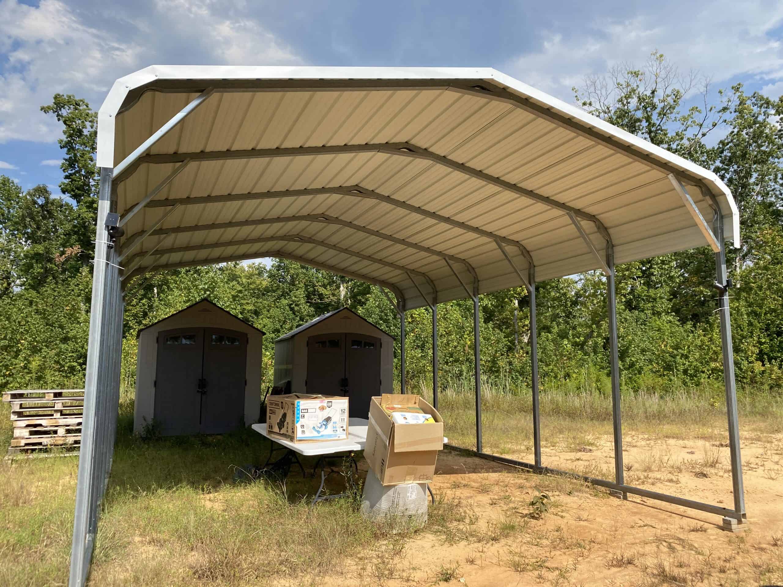 COUNTRY HOME FOR SALE IN TN, 68 AC+/-, SHEDS, POND, & CREEK