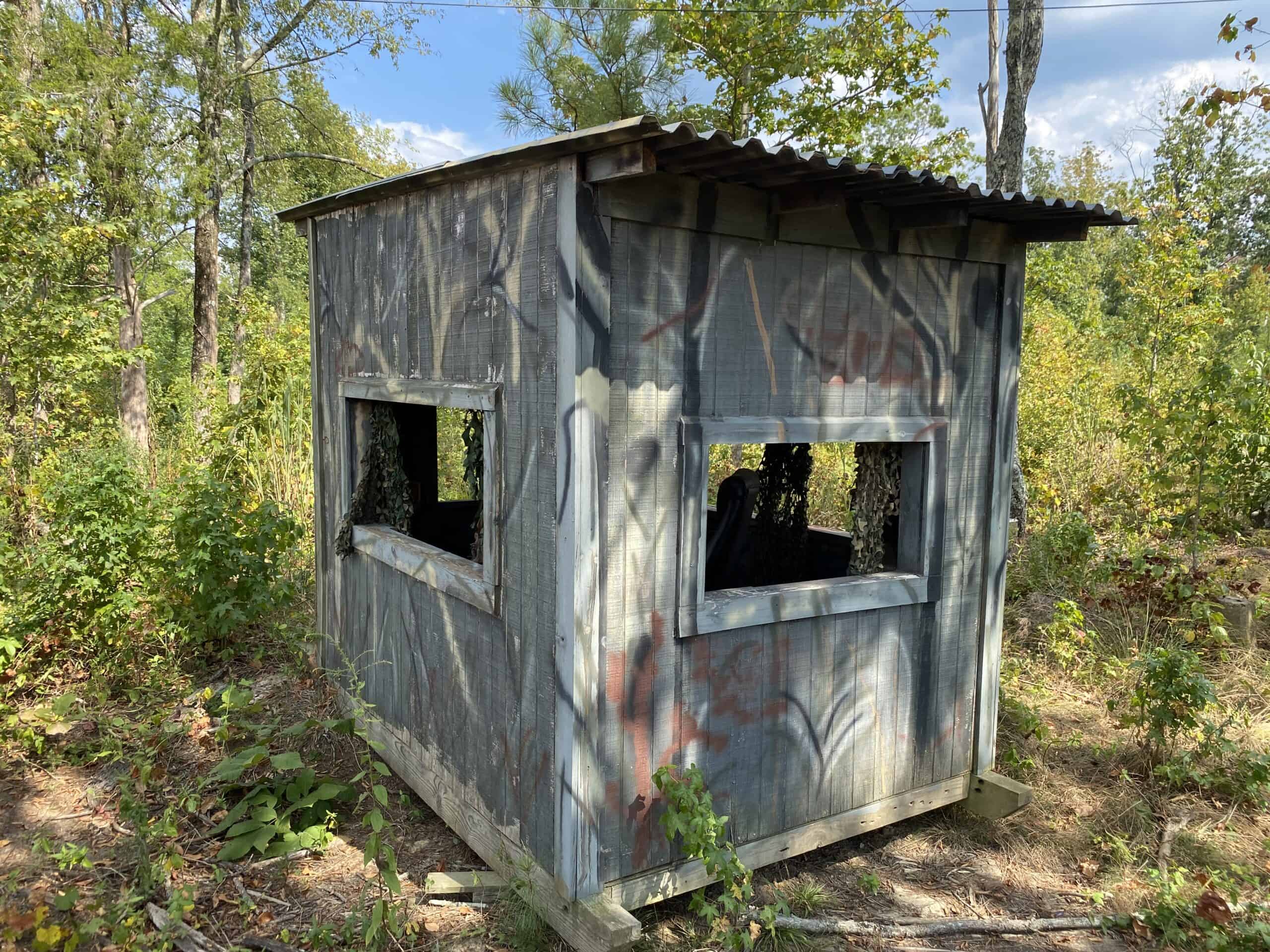 COUNTRY HOME FOR SALE IN TN, 68 AC+/-, SHEDS, POND, & CREEK