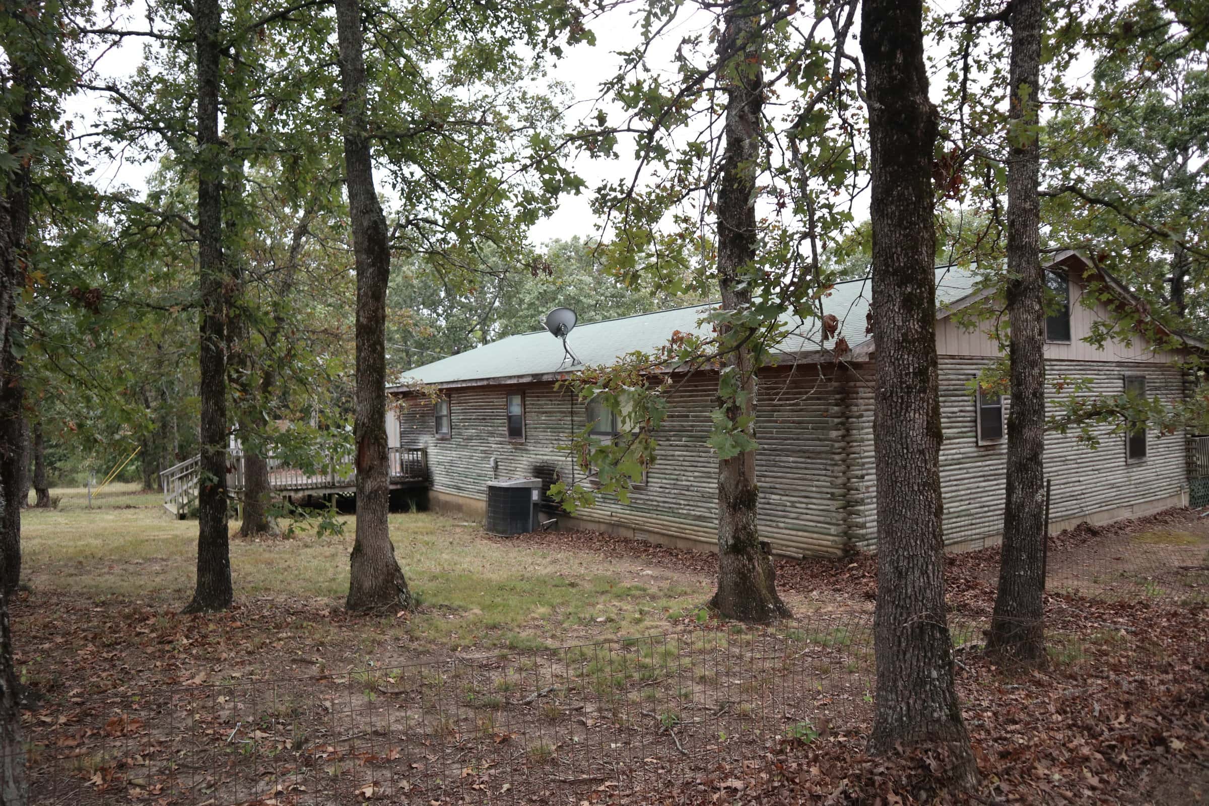 COUNTRY HOME AND 20 ACRES LOCATED NEAR SALEM ARKANSAS