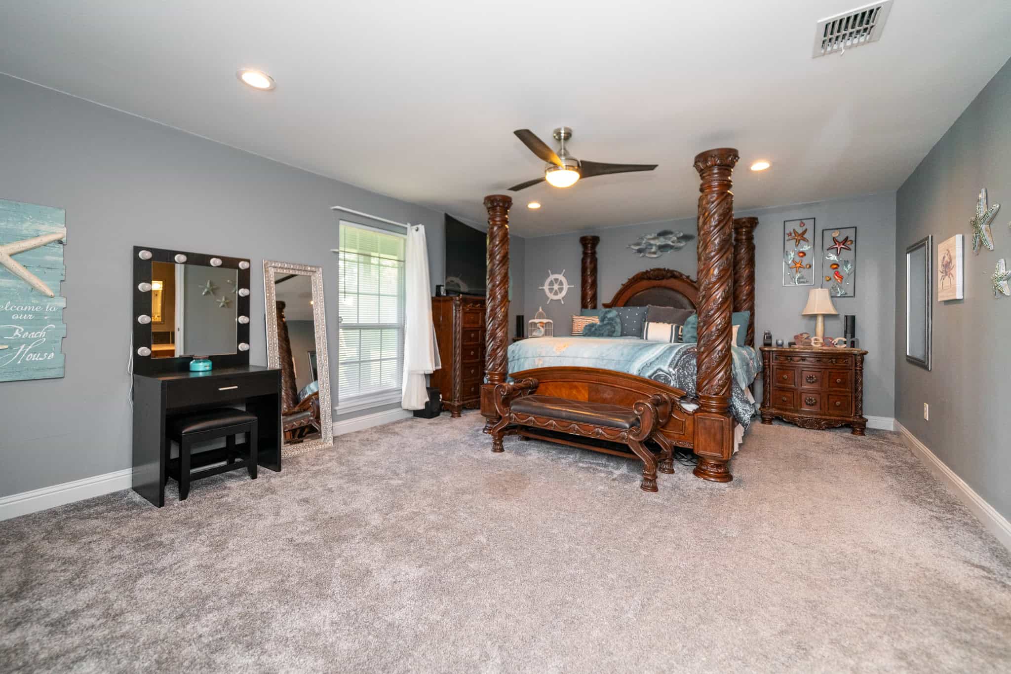 Gorgeous Home and Acreage for Hunting and Fishing