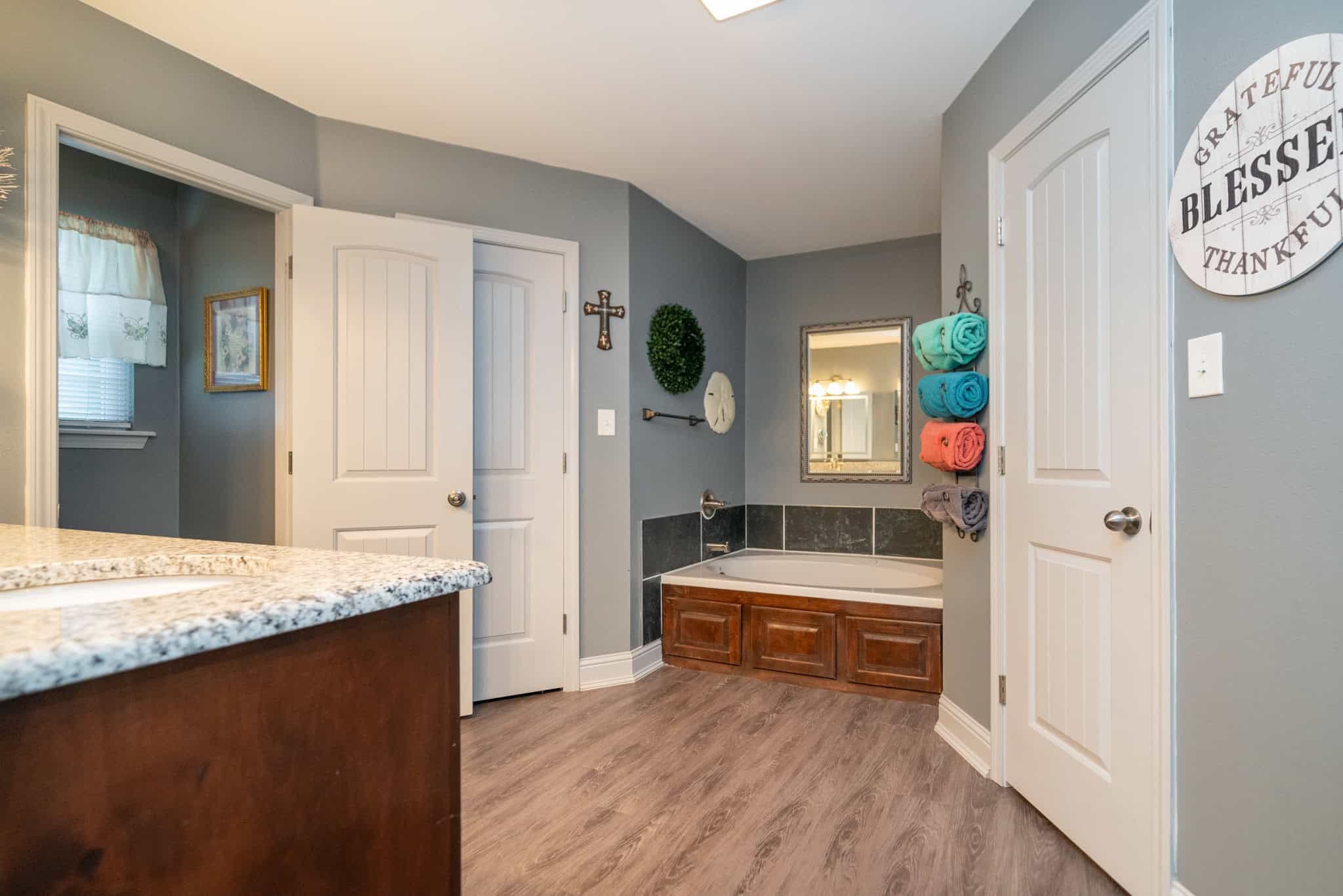 Gorgeous Home and Acreage for Hunting and Fishing