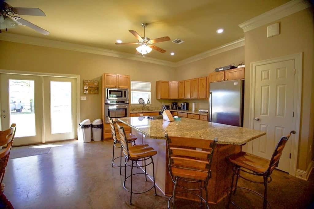 192 Acres of Land with 3 BR Hunting Lodge