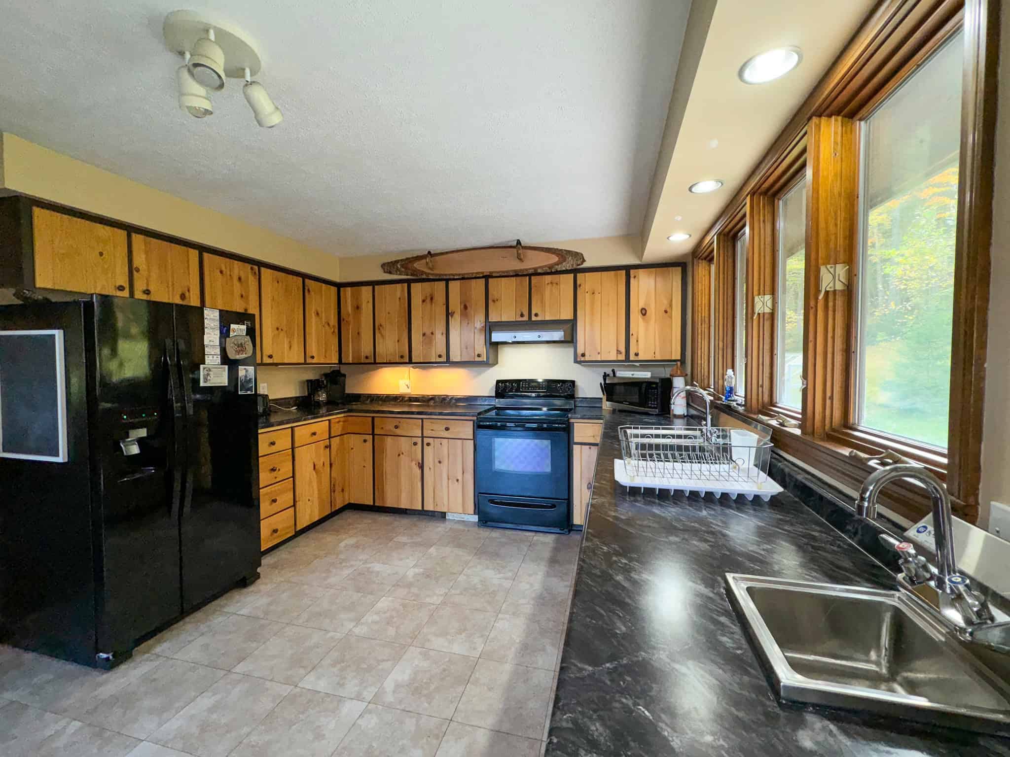 Contemporary Home on 10.5 acres with Pond