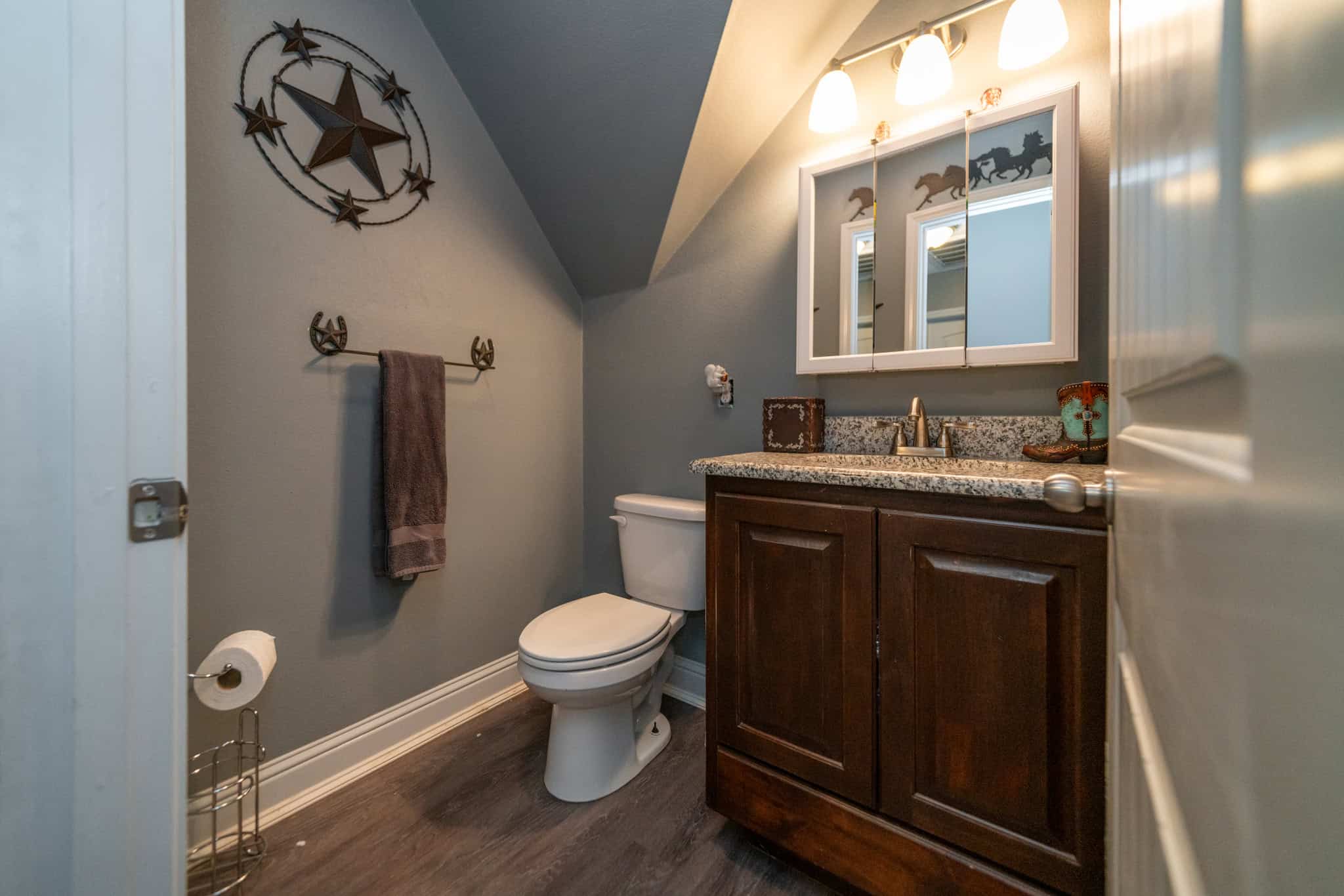 Gorgeous Home and Acreage for Hunting and Fishing