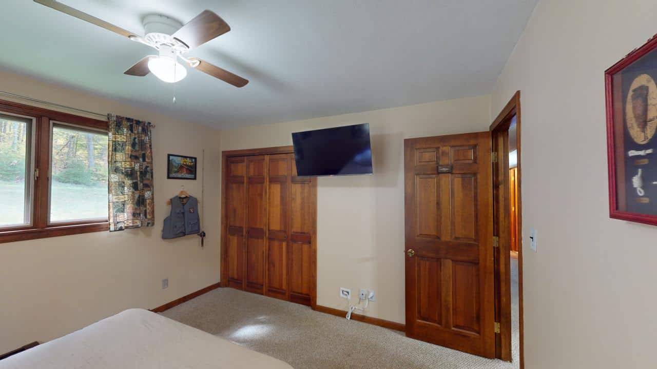 Contemporary Home on 10.5 acres with Pond