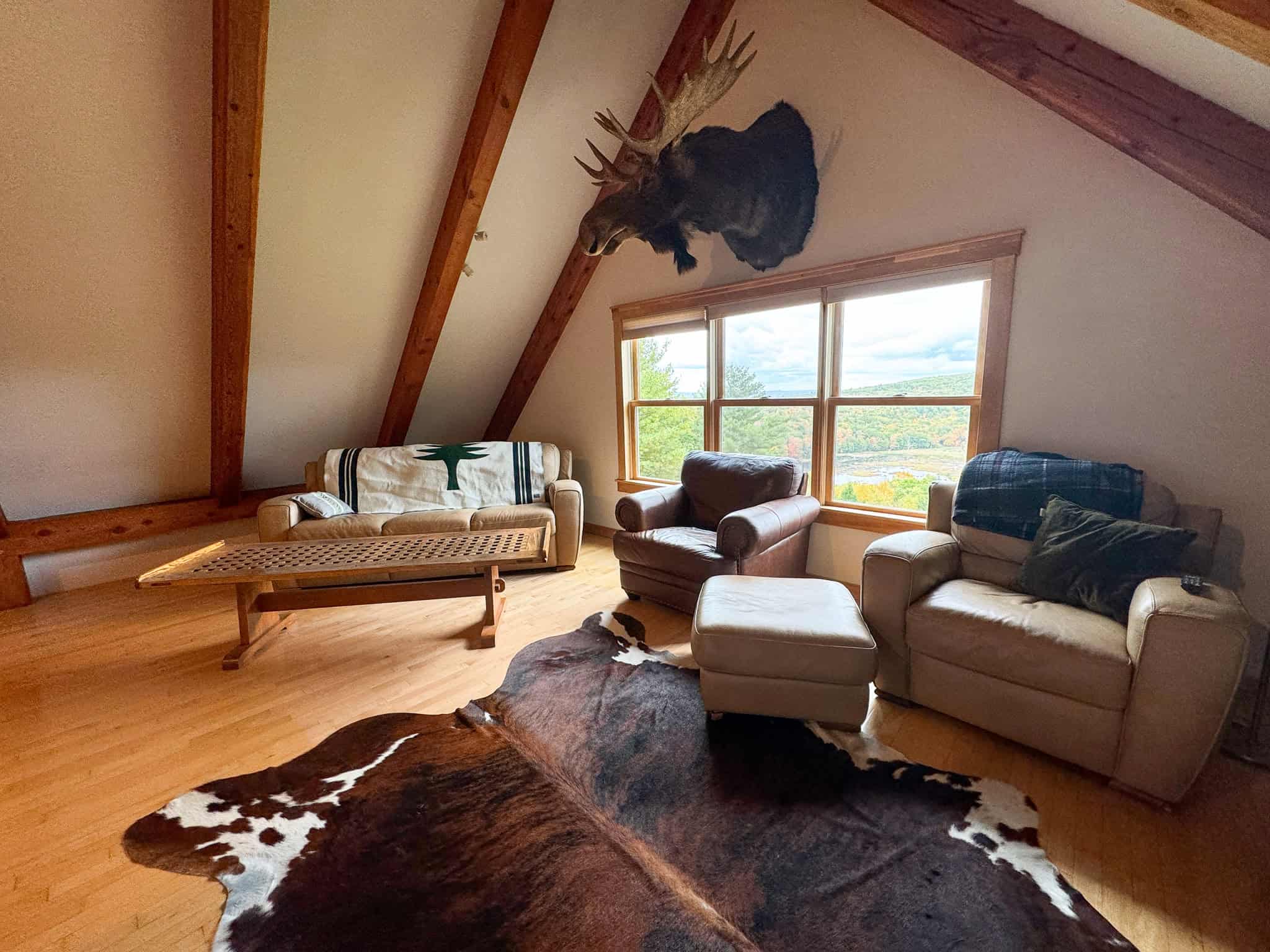 Chalet with Mountain Views