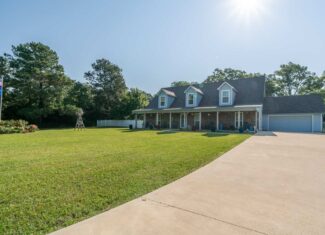 Gorgeous Home and Acreage for Hunting and Fishing