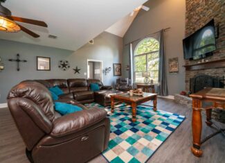 Gorgeous Home and Acreage for Hunting and Fishing