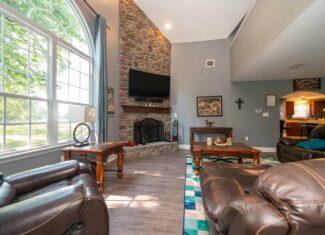 Gorgeous Home and Acreage for Hunting and Fishing