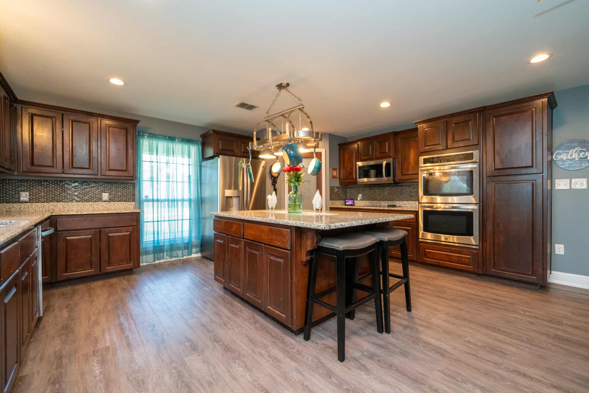 Gorgeous Home and Acreage for Hunting and Fishing