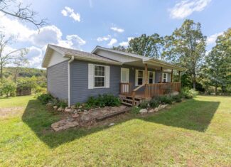 Country Home and Wooded Acreage in Alton, Missouri