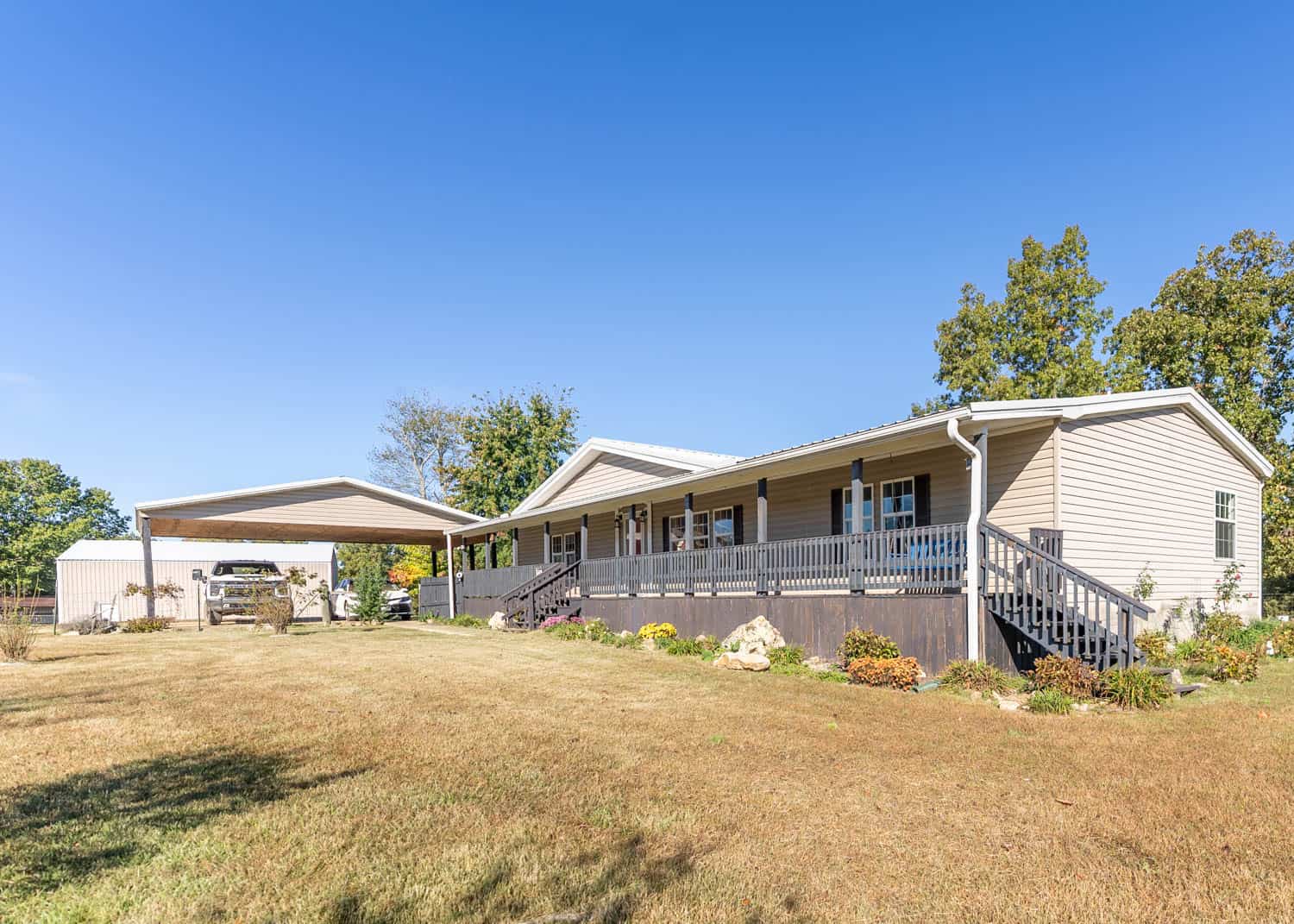 COUNTRY HOME WITH ACREAGE IN ARKANSAS