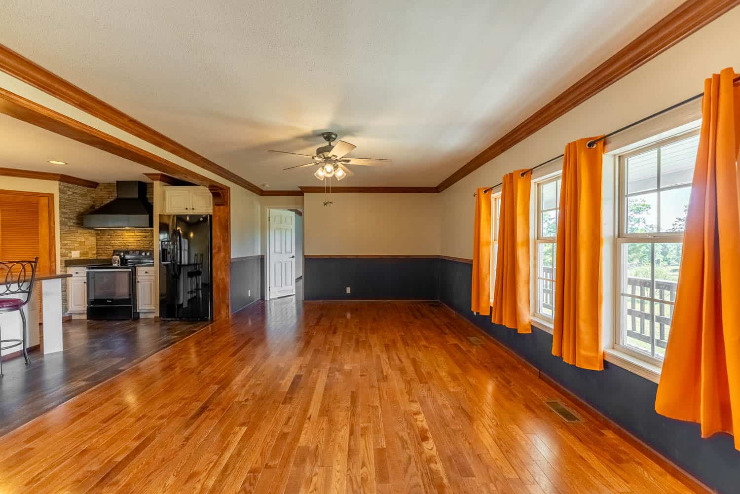 COUNTRY HOME WITH ACREAGE IN ARKANSAS