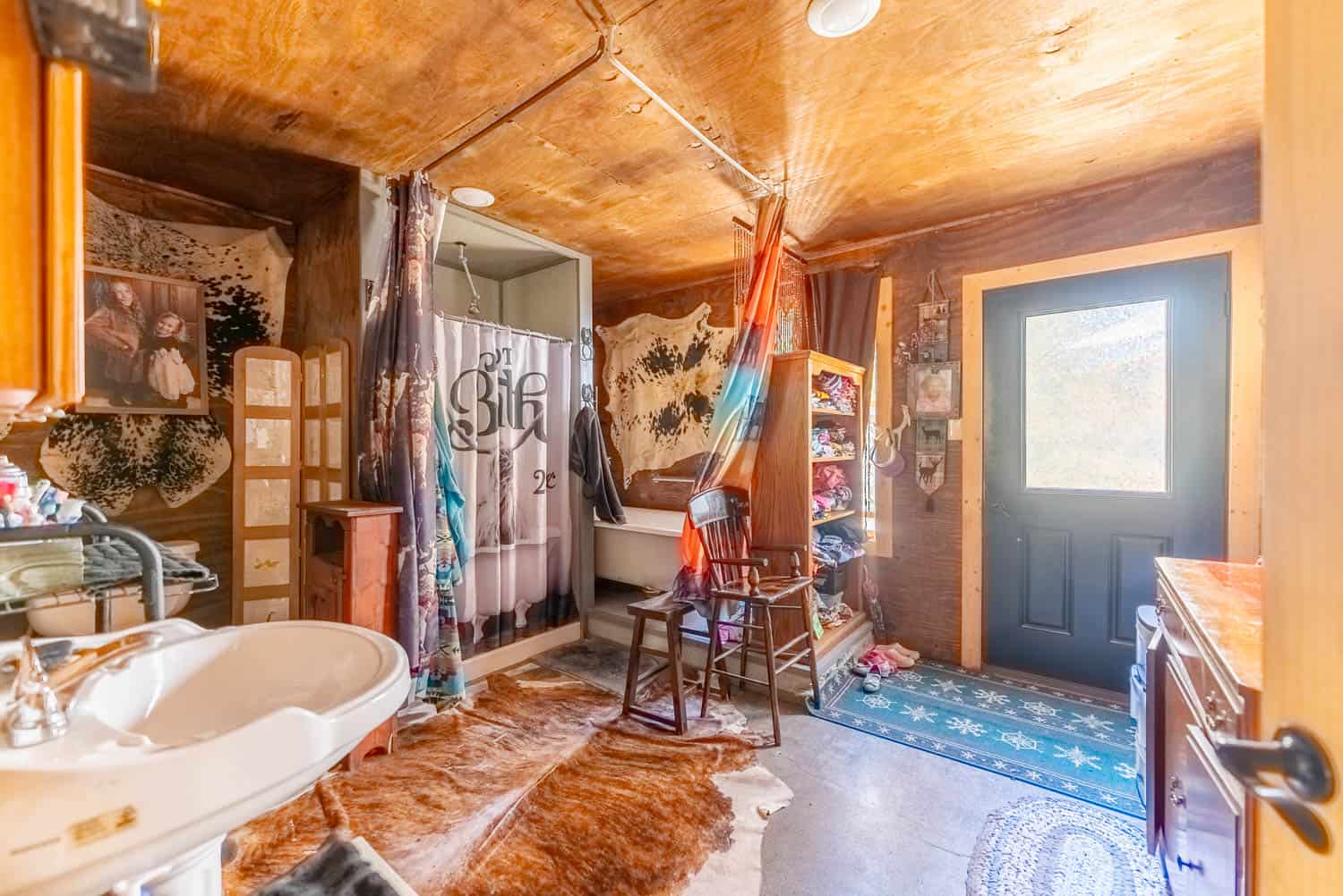 Home and 60+/- Acres Surrounded by Conservation | Prime Hunting Property