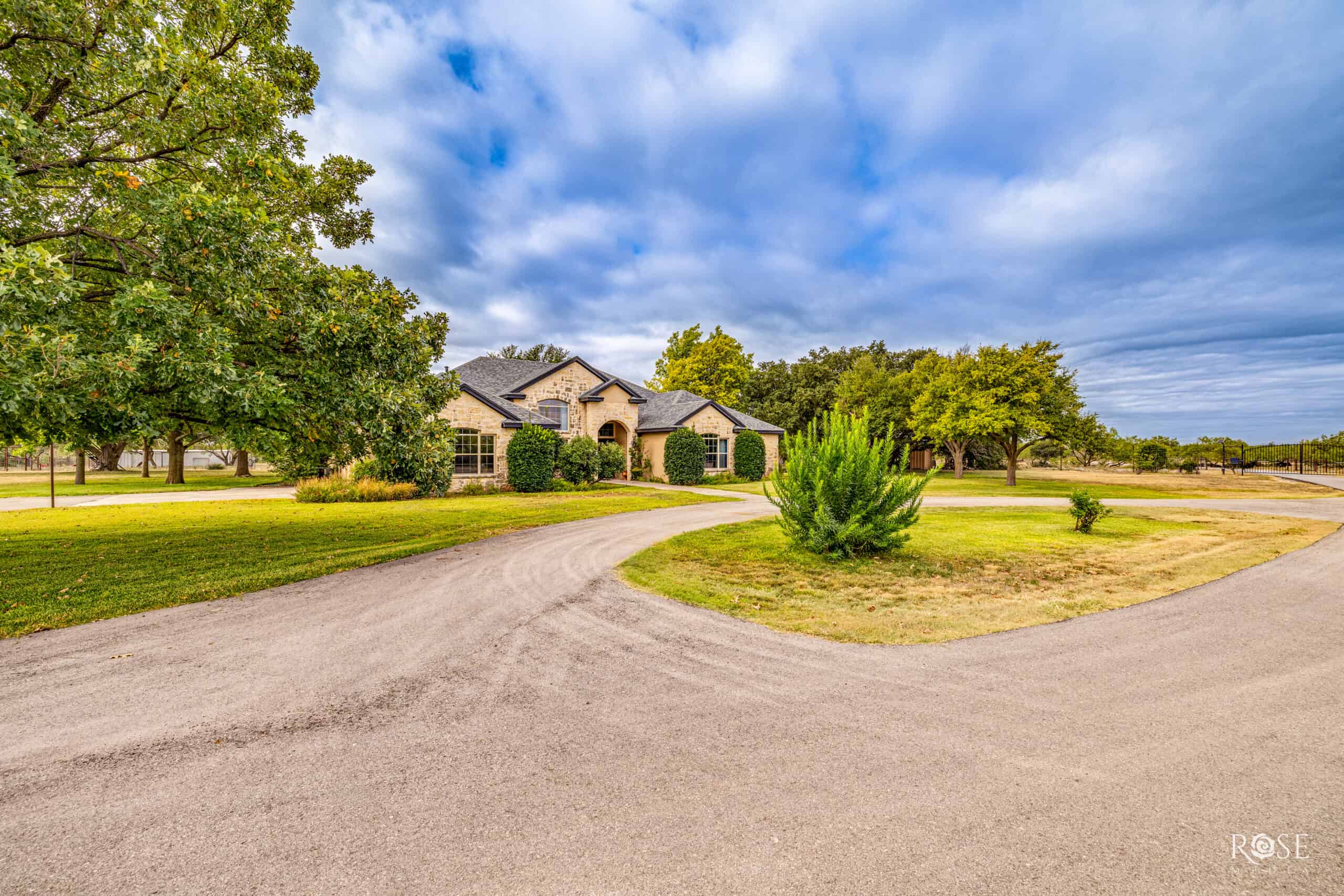 Charming Custom Home on 50 Acres – Just Minutes from Sonora,