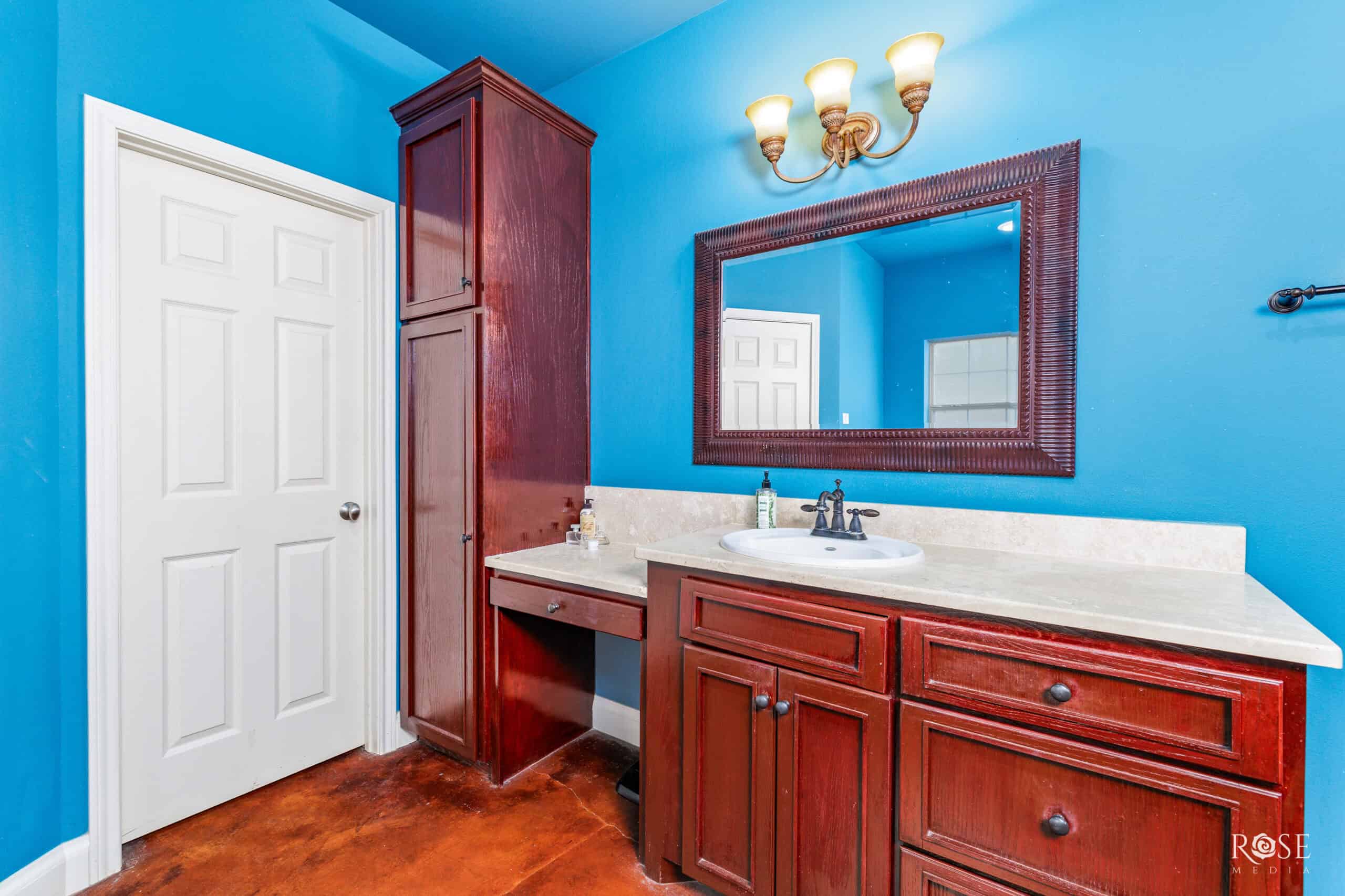 Charming Custom Home on 50 Acres – Just Minutes from Sonora,