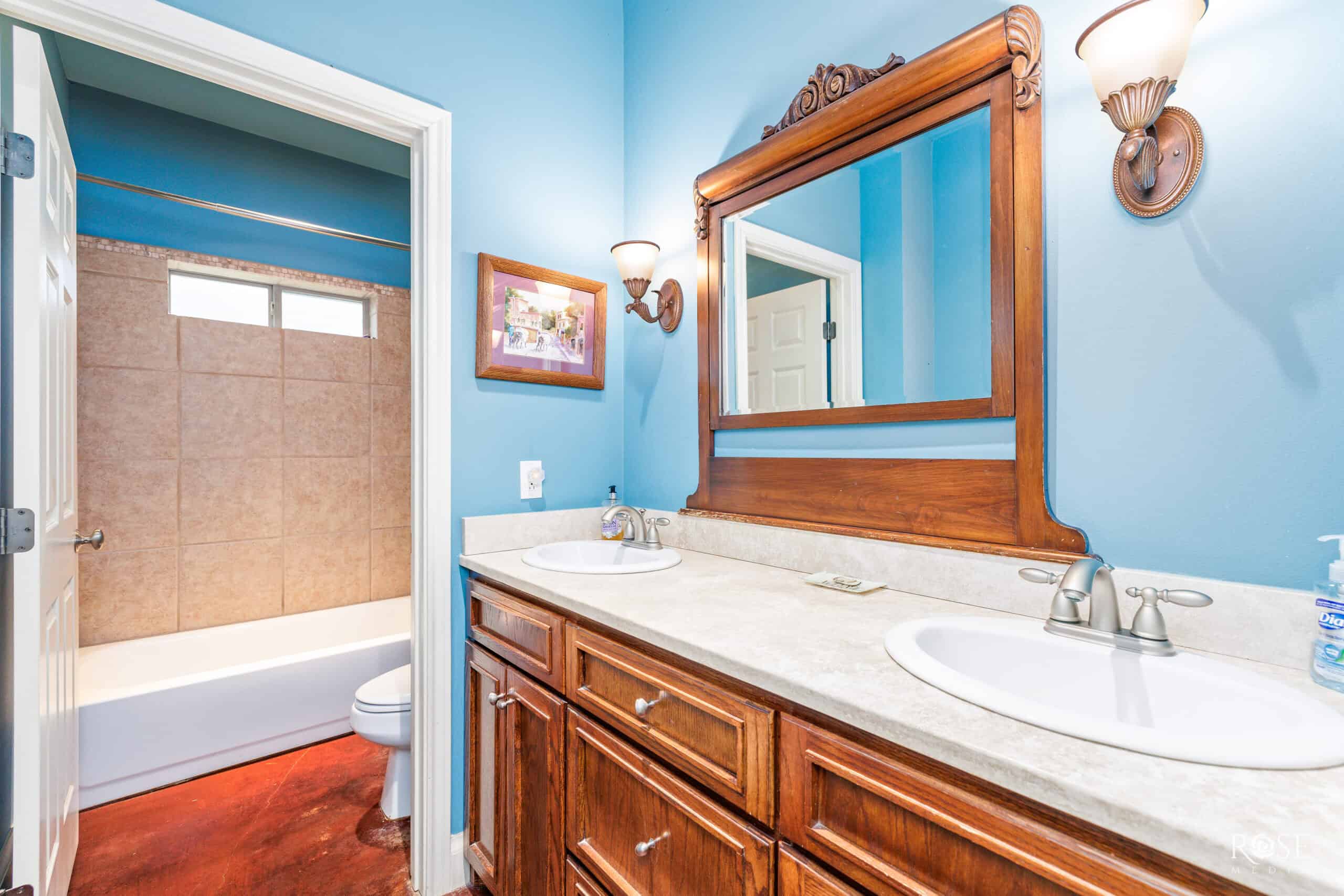 Charming Custom Home on 50 Acres – Just Minutes from Sonora,