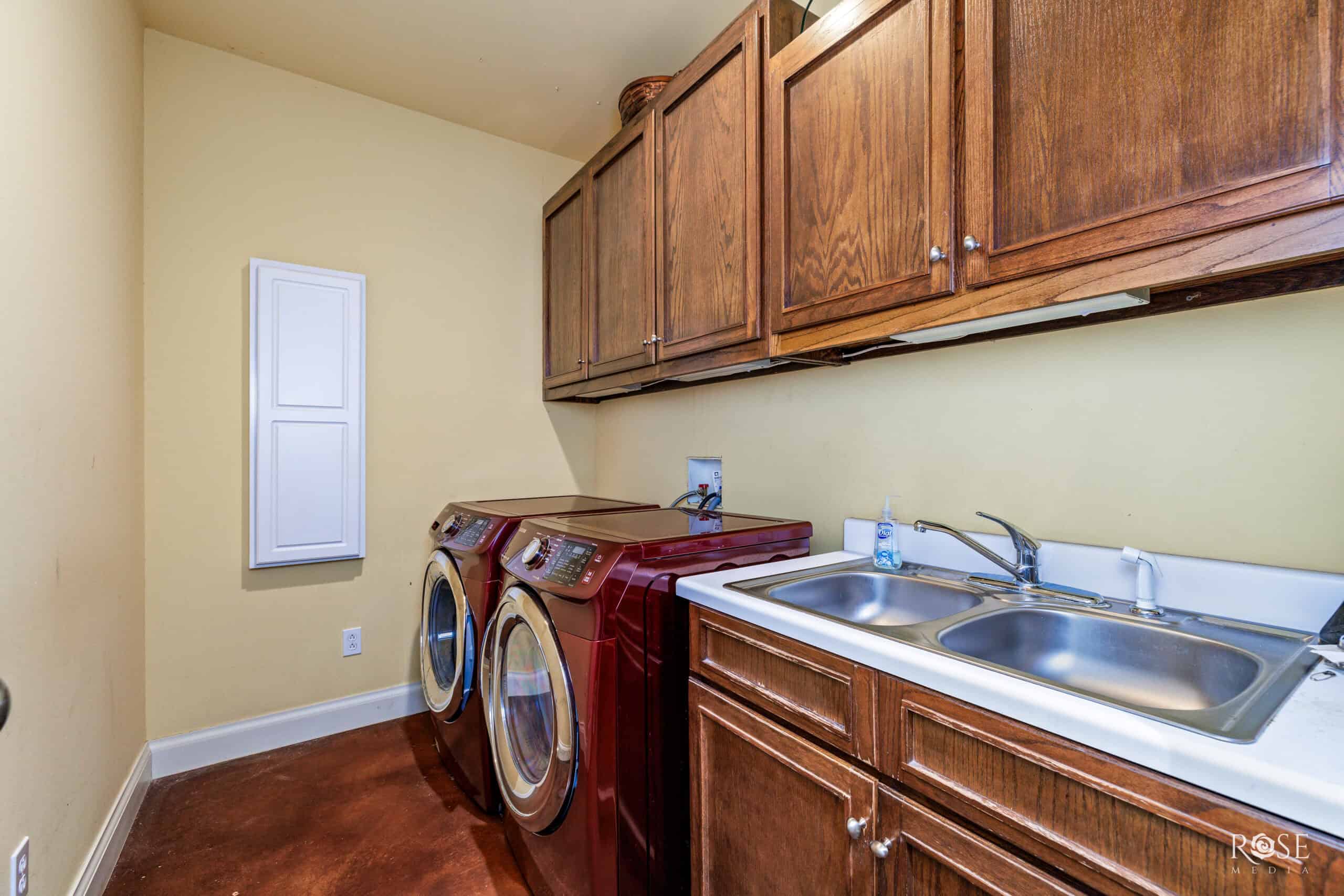 Charming Custom Home on 50 Acres – Just Minutes from Sonora,