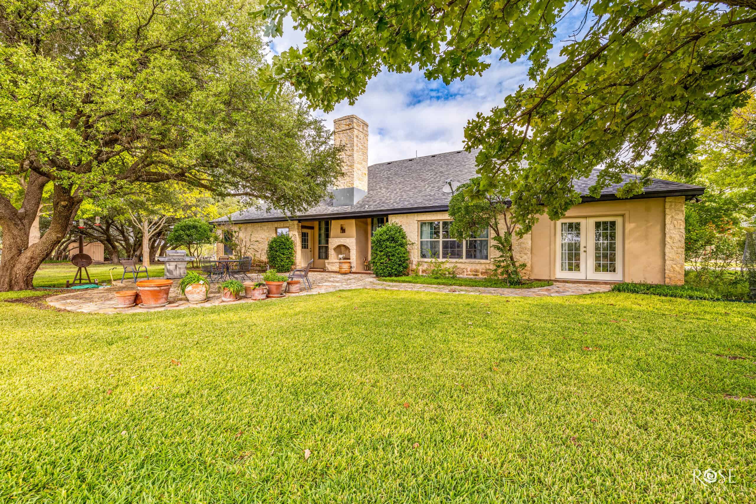 Charming Custom Home on 50 Acres – Just Minutes from Sonora,