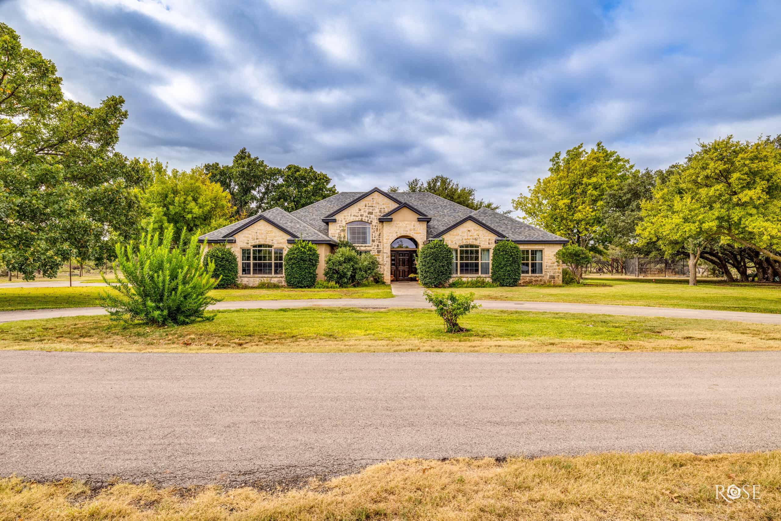 Charming Custom Home on 50 Acres – Just Minutes from Sonora,