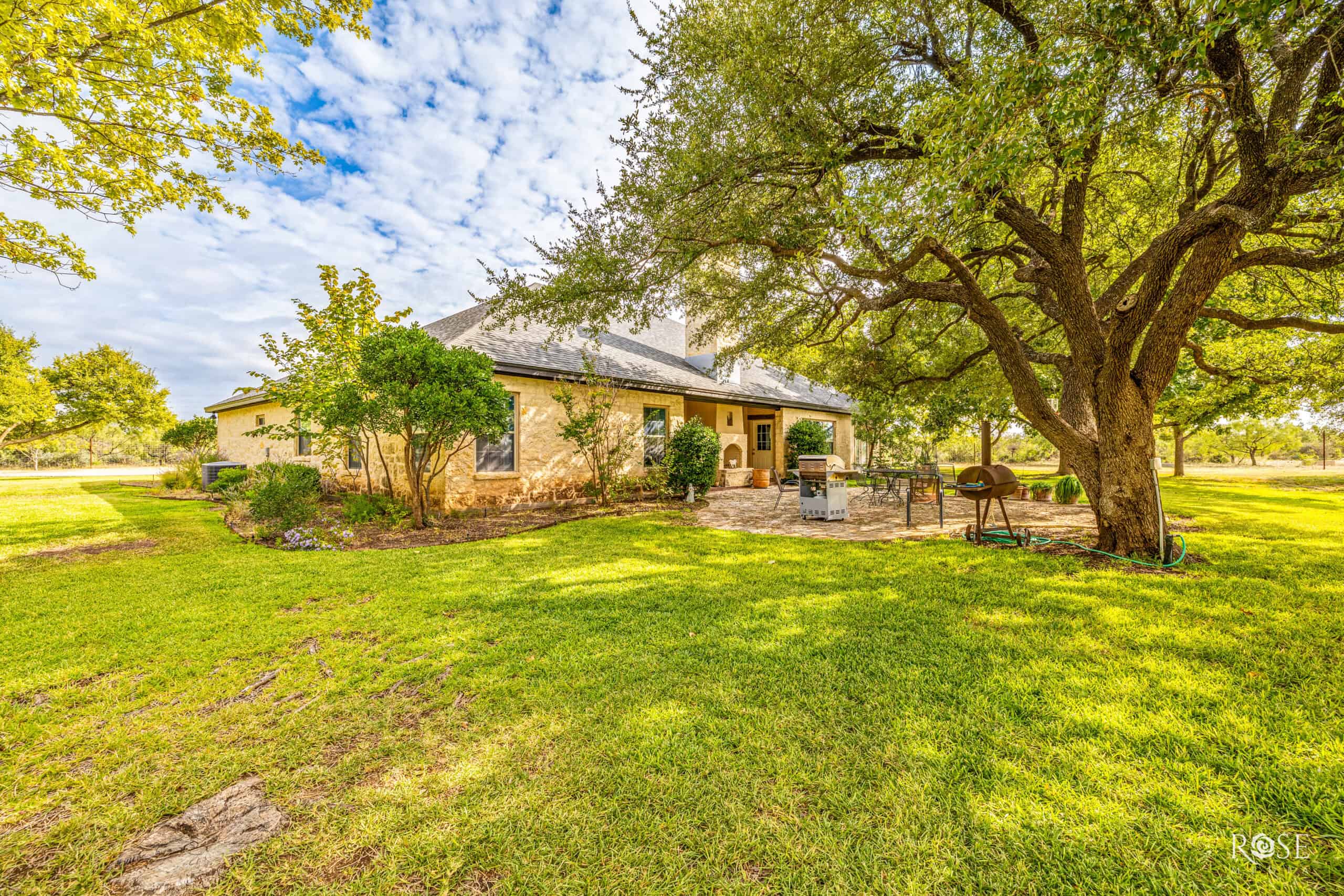 Charming Custom Home on 50 Acres – Just Minutes from Sonora,