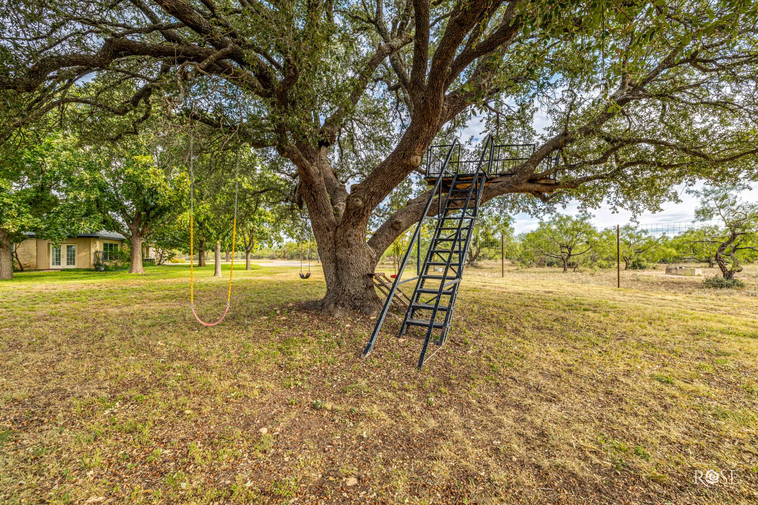 Charming Custom Home on 50 Acres – Just Minutes from Sonora,