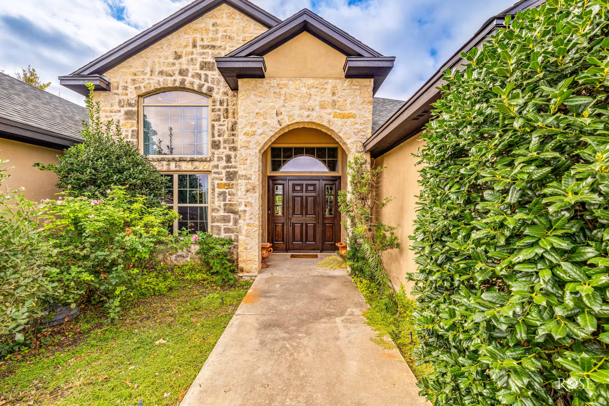 Charming Custom Home on 50 Acres – Just Minutes from Sonora,