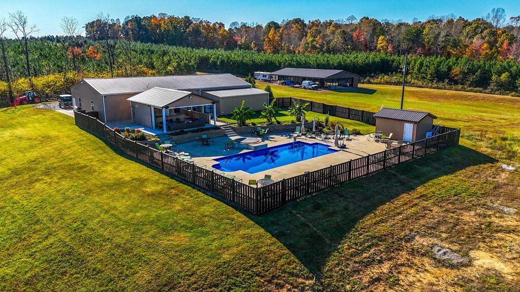 Central Virginia’s Premier Hunting Estate: 486 Acres