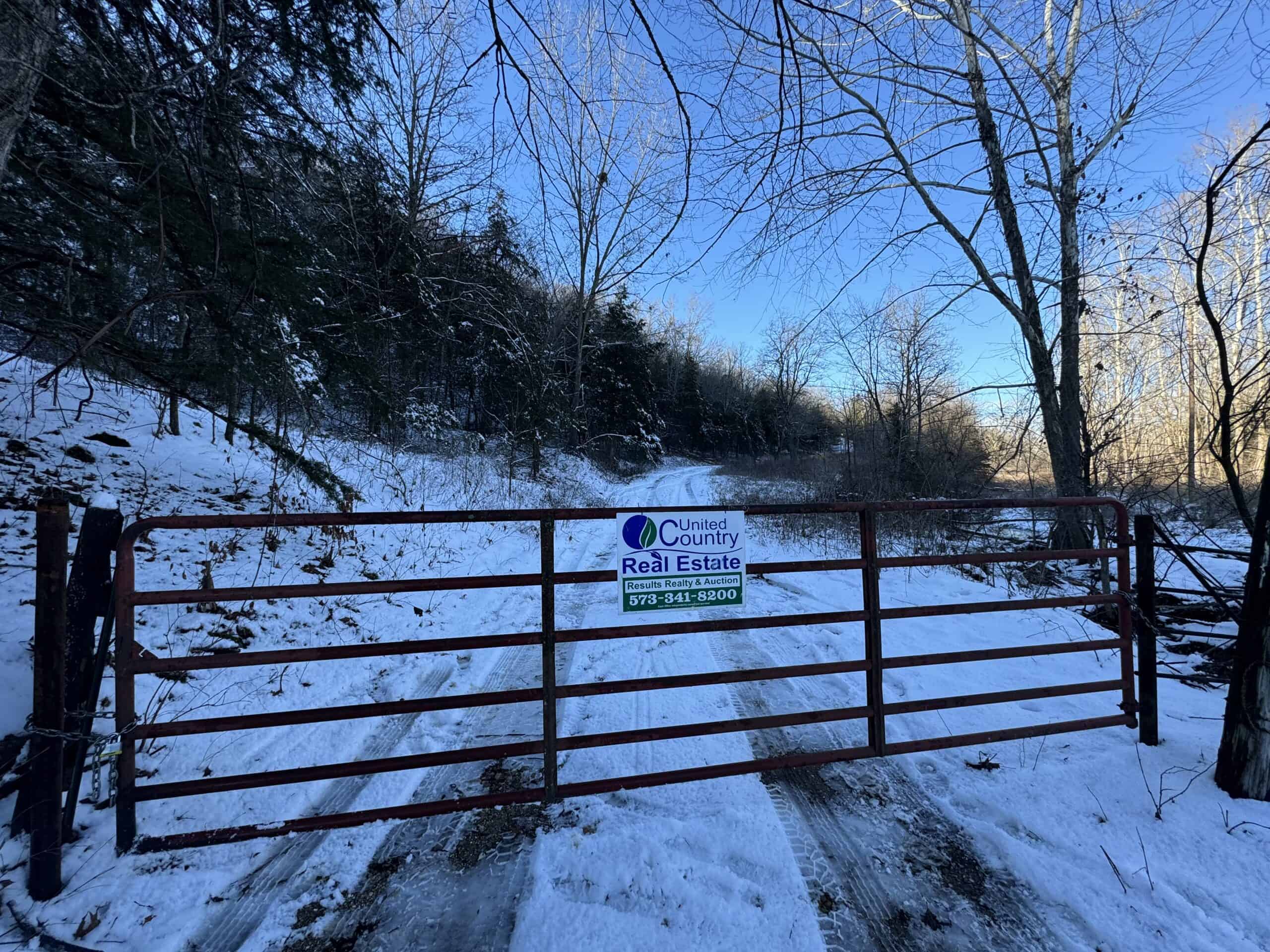 Cattle Farm with Hunting Opportunities in Dixon, MO