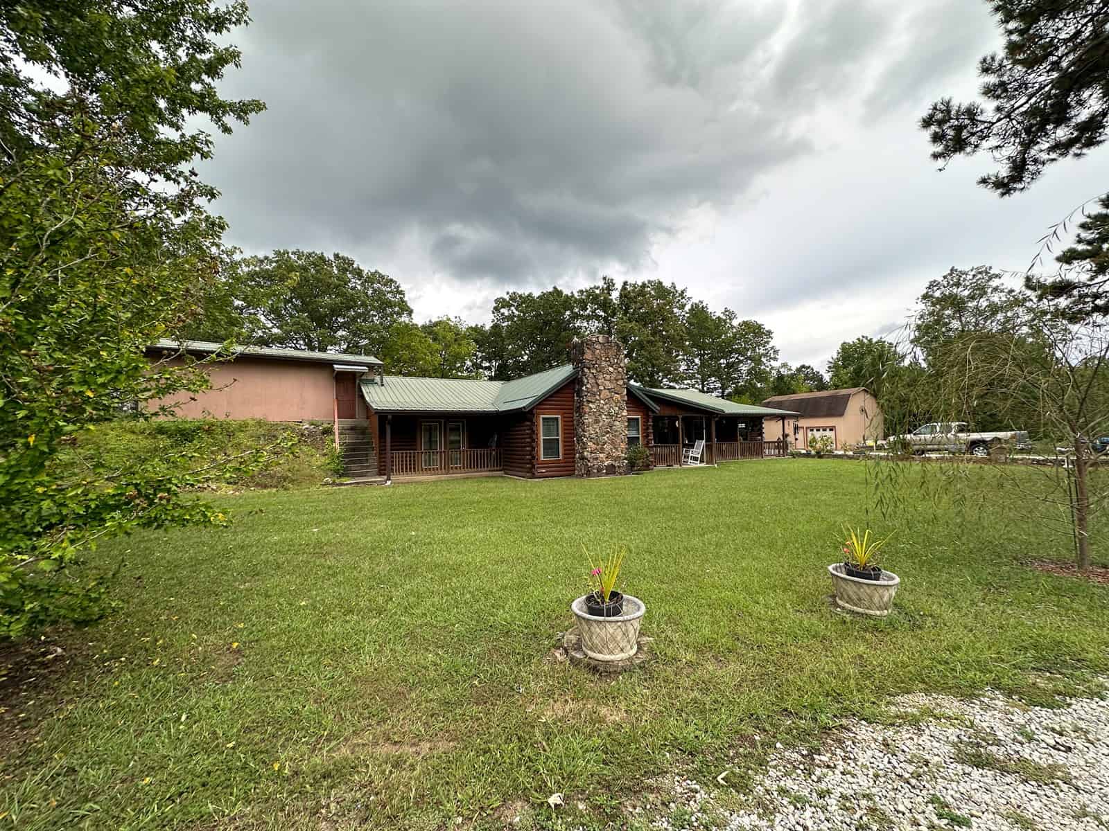 Home on 25.10 ± Acres for Sale in Jadwin, Missouri