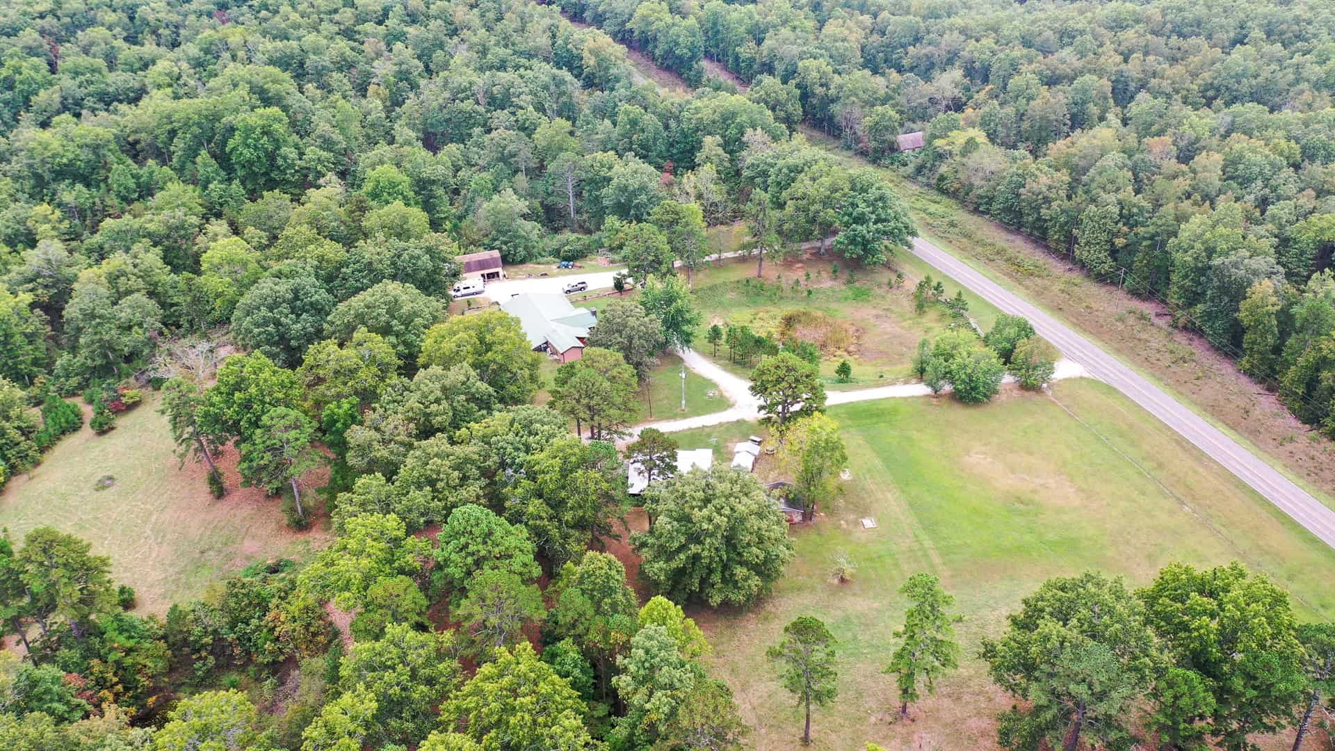 Home on 25.10 ± Acres for Sale in Jadwin, Missouri